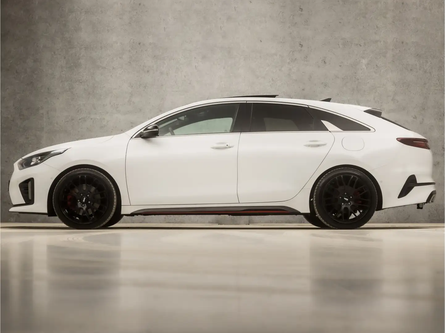 Kia ProCeed / pro_cee'd 1.6 T-GDI GT Sport 204Pk Automaat (SCHUIFDAK, APPL Alb - 2