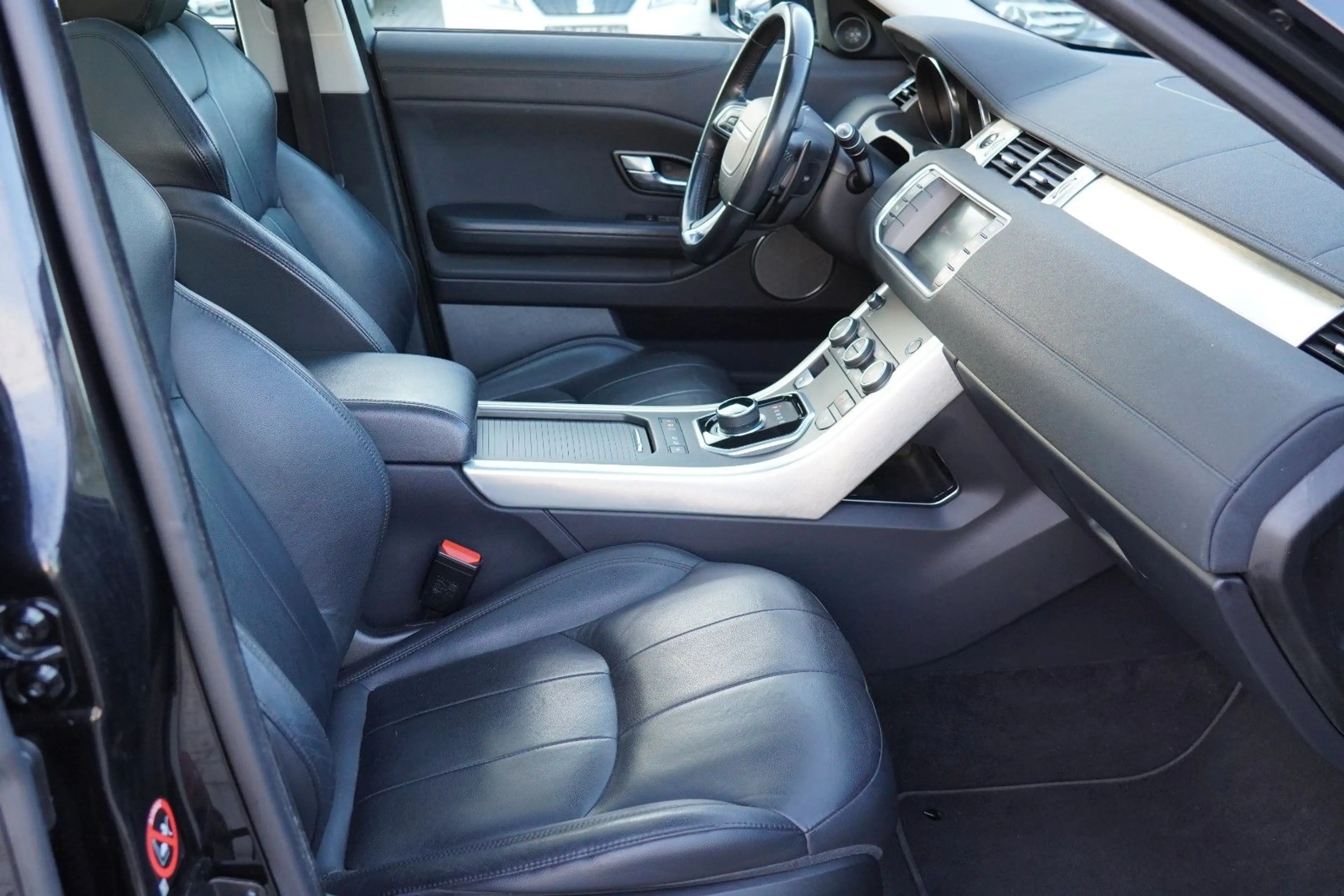 Land Rover Range Rover Evoque SE MIT 3 JAHREN GARANTIE — photo 11