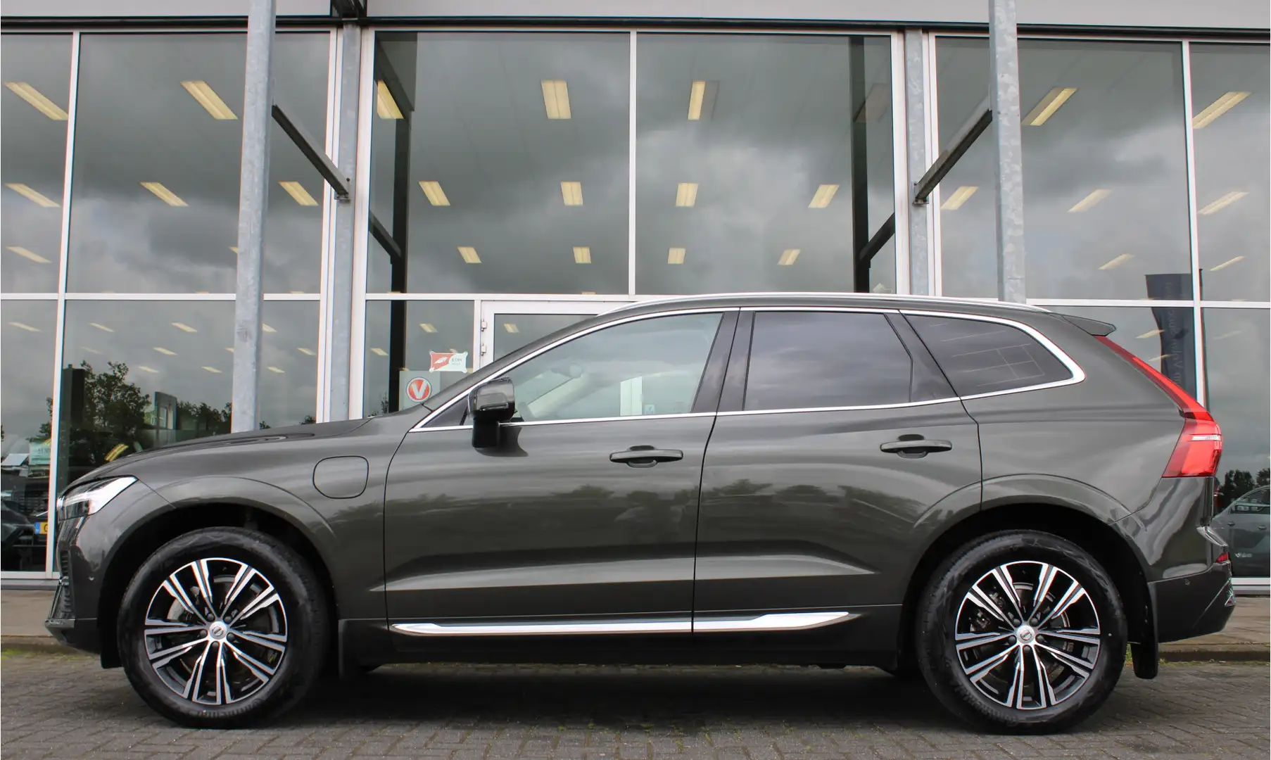 Volvo XC60 T6 Plug-in hybrid AWD Inscription Long Range | Tre Gris - 2