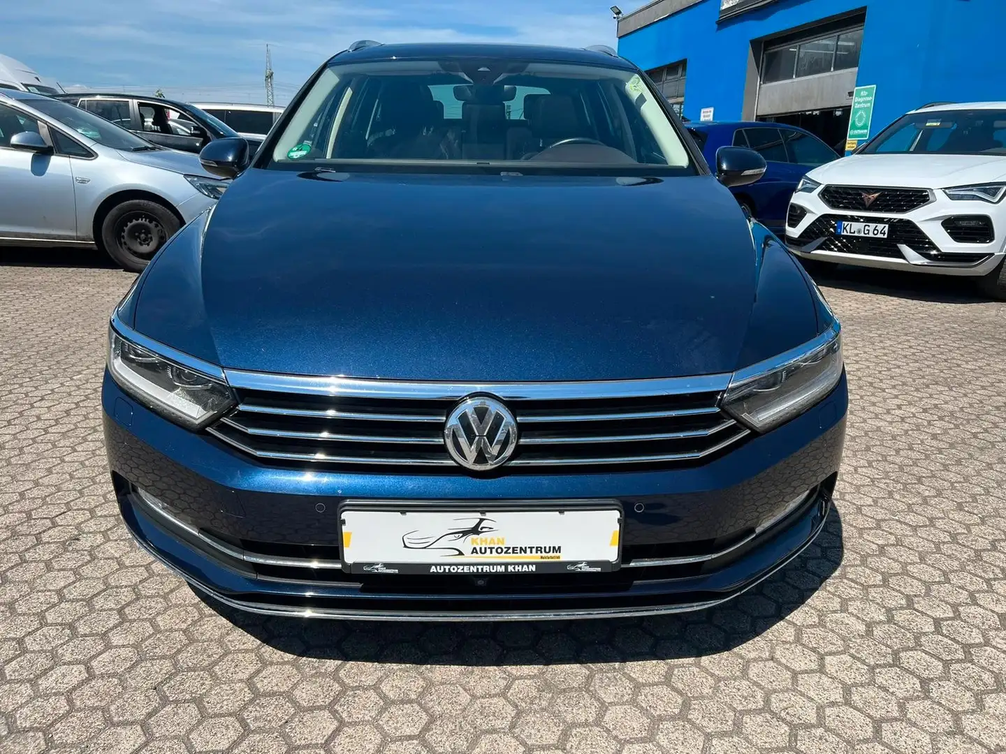 Volkswagen Passat Variant Highline BMT DSG/LED/NAVI/360* Bleu - 2