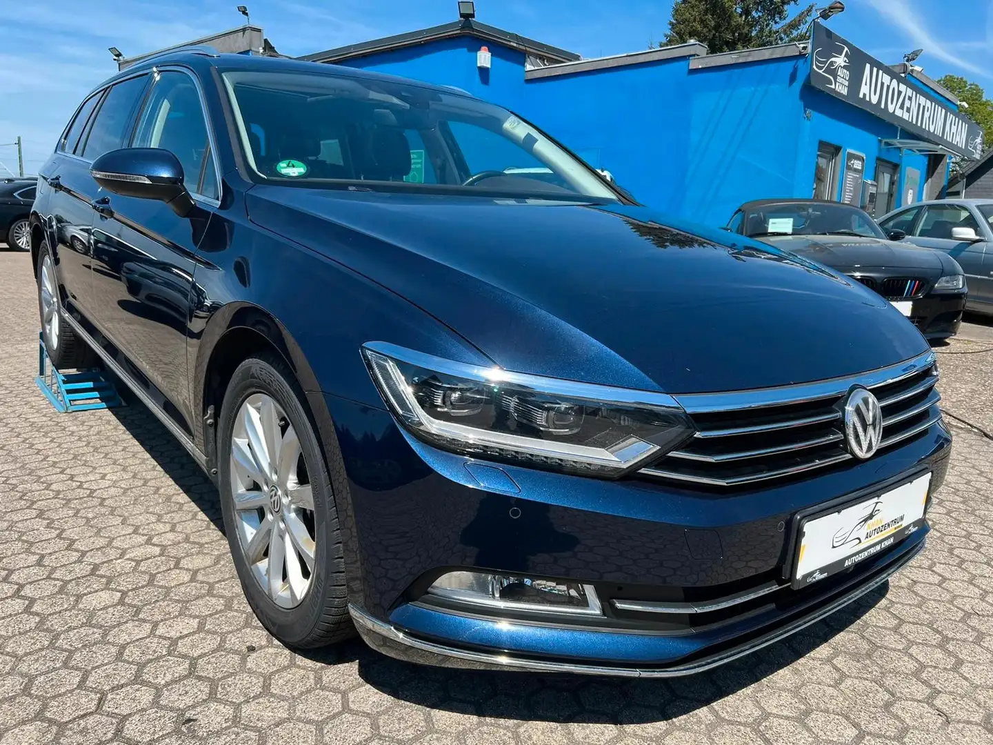 Volkswagen Passat Variant Highline BMT DSG/LED/NAVI/360* Bleu - 1