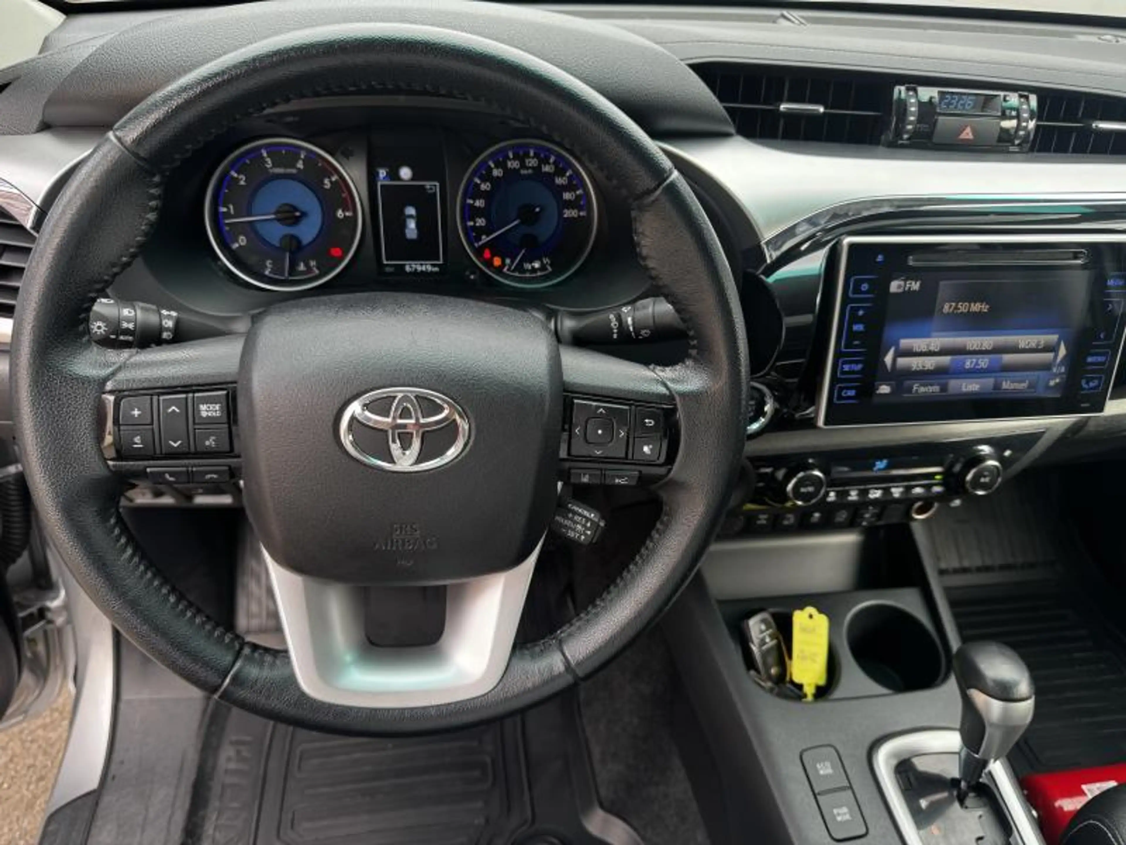 Toyota Hilux LOUNGE DOUBLE CAB — photo 5