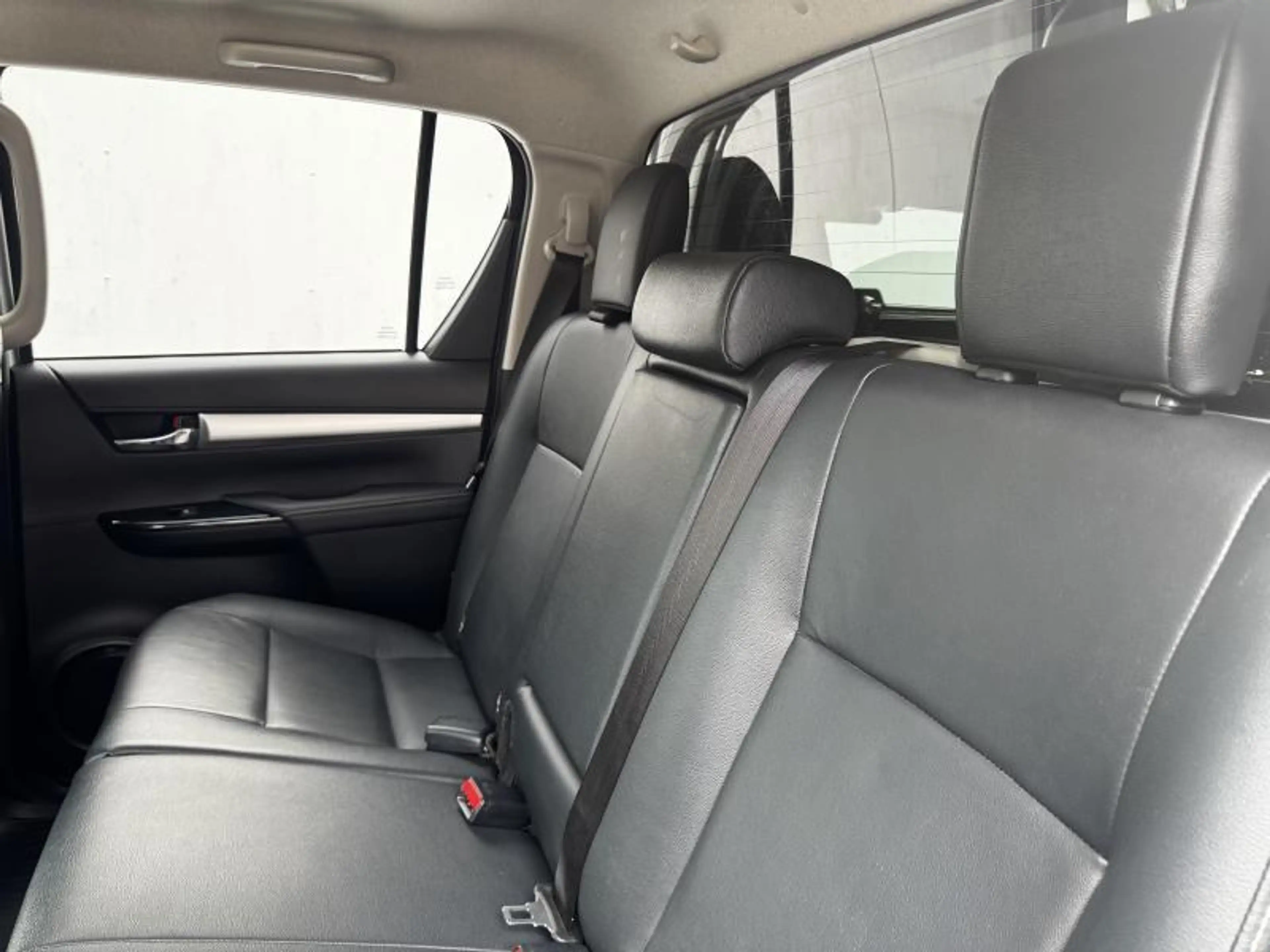 Toyota Hilux LOUNGE DOUBLE CAB — photo 14