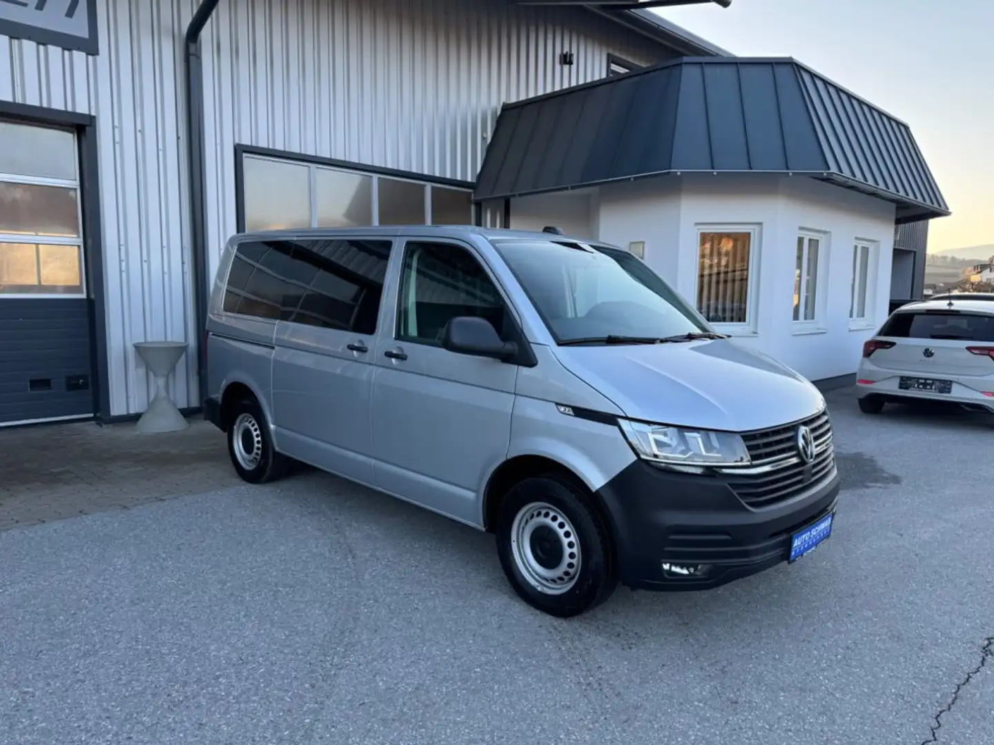 Volkswagen T6 Transporter Kombi KR TDI 4-Motion DSG T6.1 Silber - 1