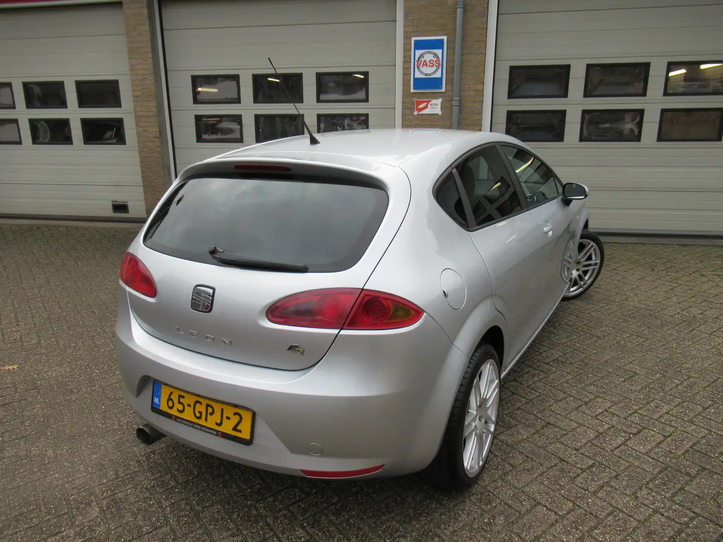 SEAT Leon 1.6 Sport Grijs - 2