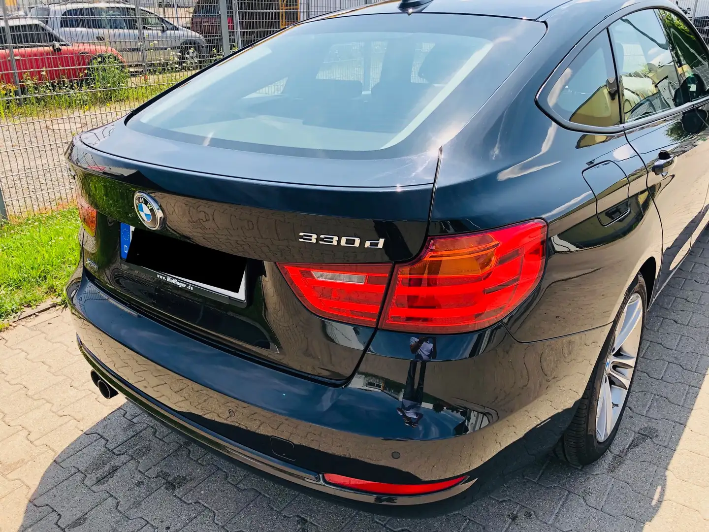 BMW 330 3er GT Diesel 330d xDrive GT Sport-Aut. Sport Line Noir - 2