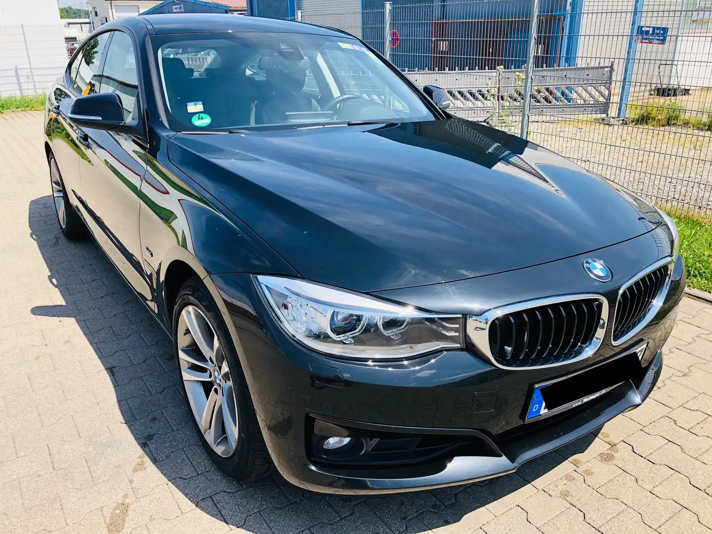 BMW 330 3er GT Diesel 330d xDrive GT Sport-Aut. Sport Line Noir - 1