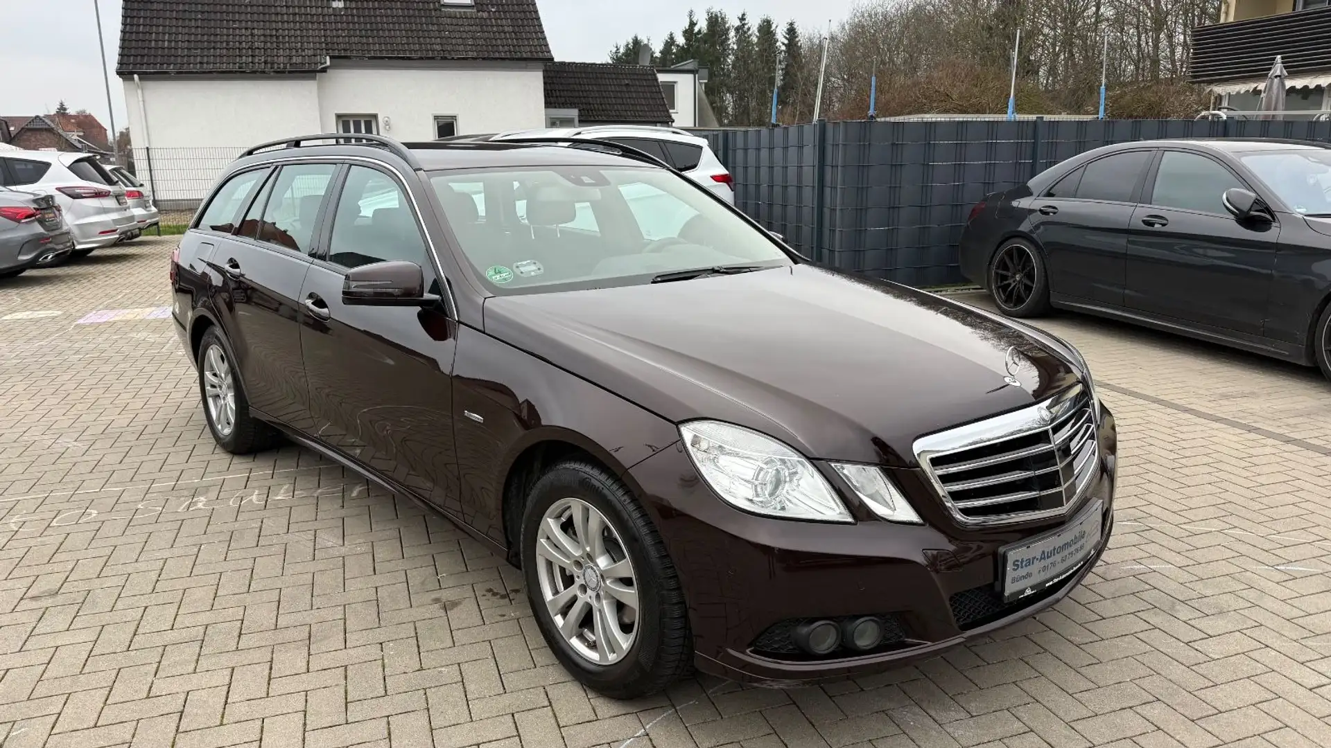 Mercedes-Benz E 220 E220 CDI T-Modell-BlueEfficiency-Kamera-Navi-ACC Braun - 2