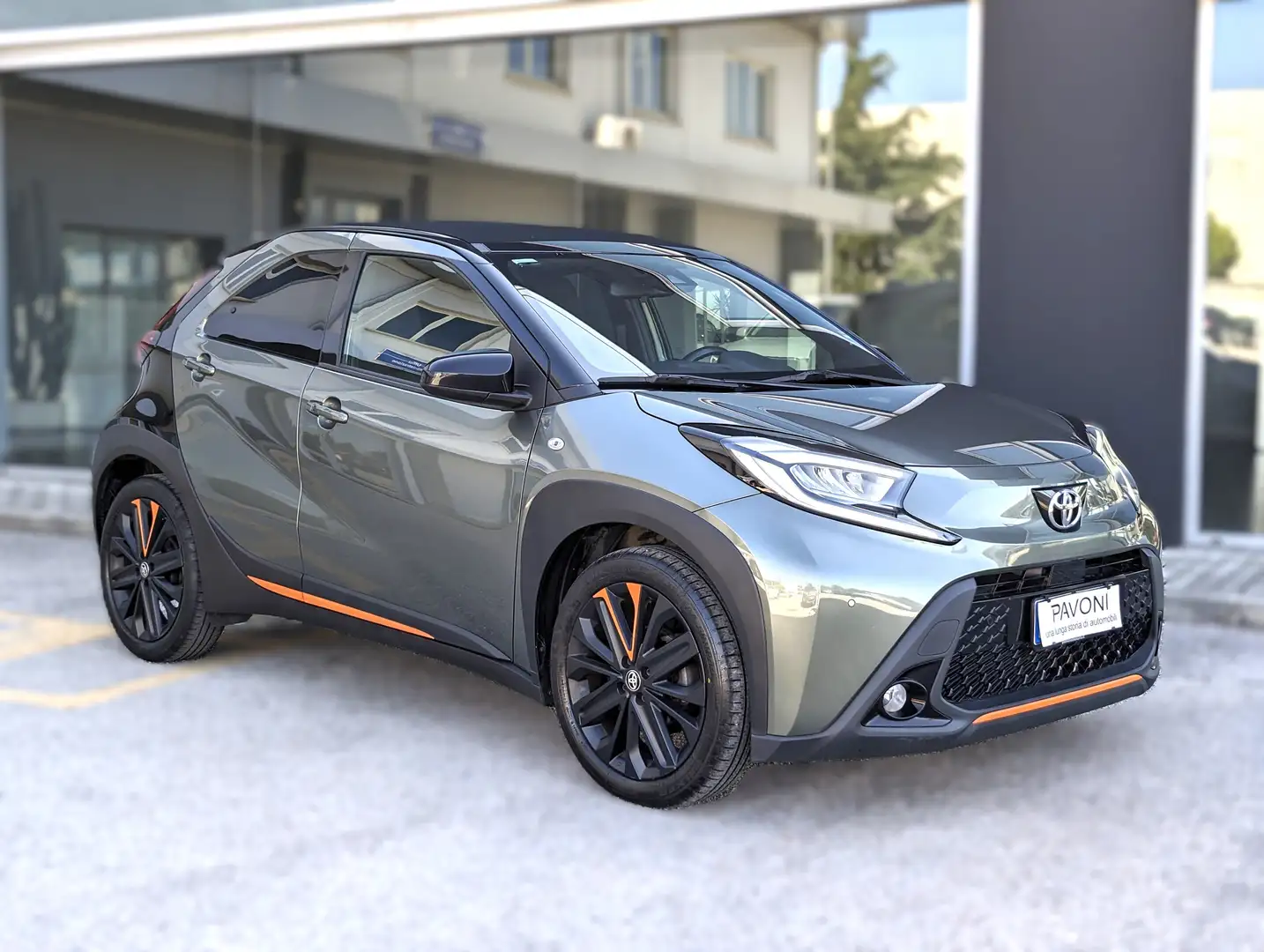 Toyota Aygo Aygo X Air X 1.0 Limited Air 72cv CVT Grün - 2