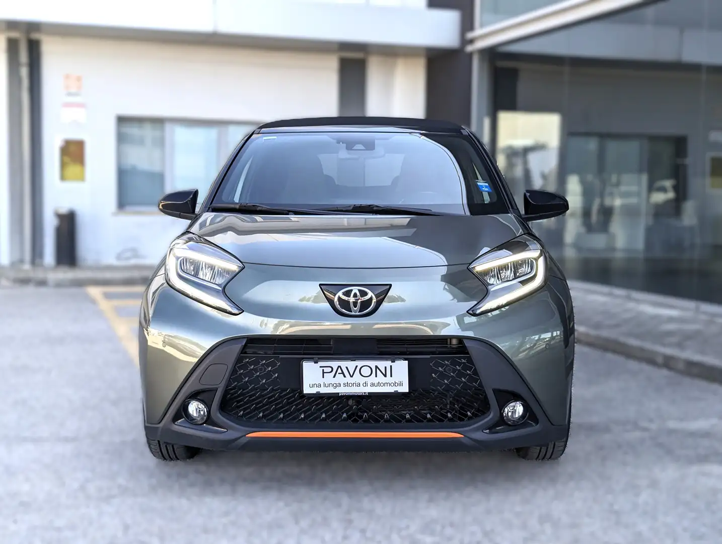 Toyota Aygo Aygo X Air X 1.0 Limited Air 72cv CVT Grün - 1