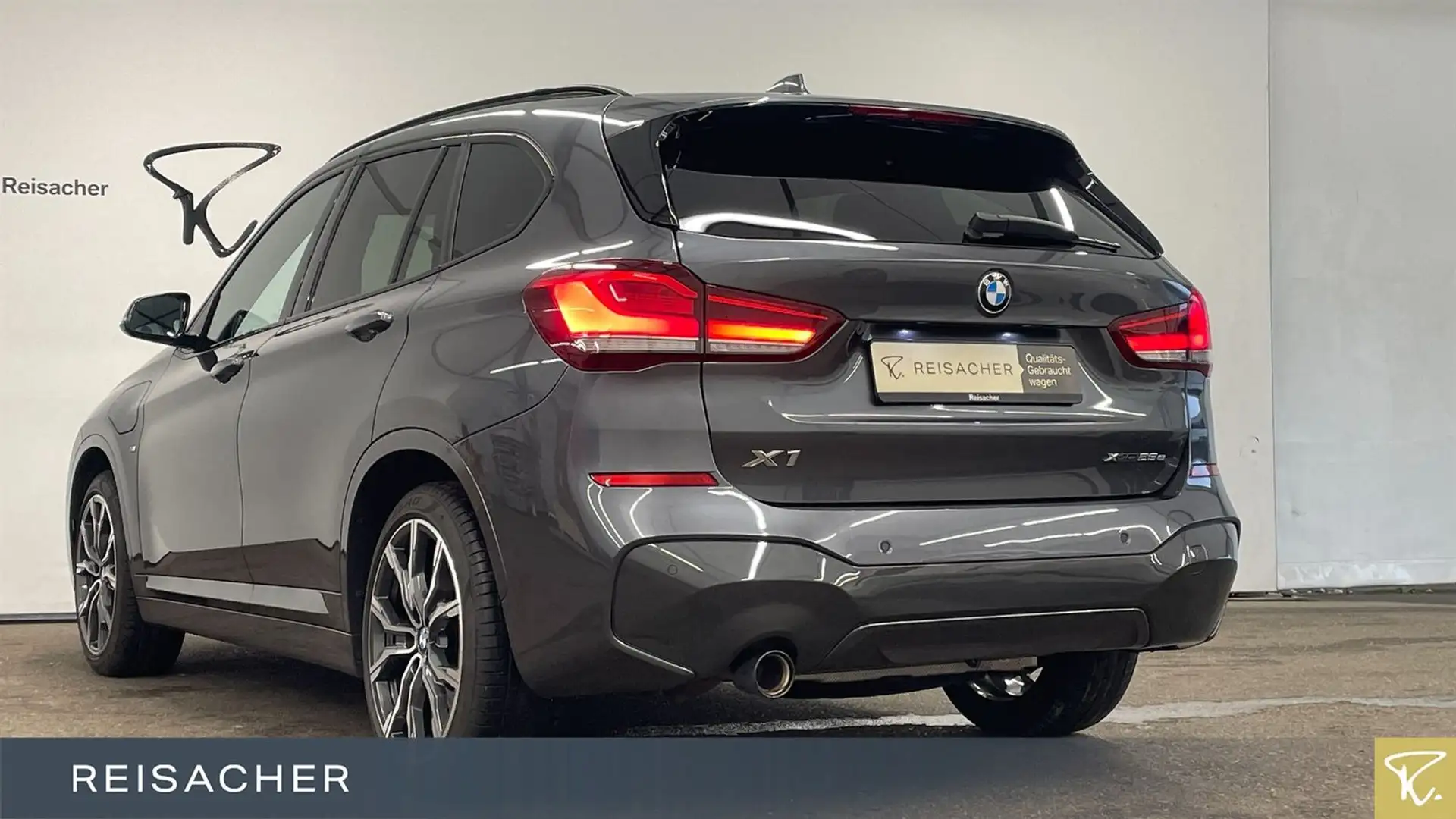 BMW X1 xDrive25e A M Sport AHK PDC HUD ACC HiFi 19" Grau - 2