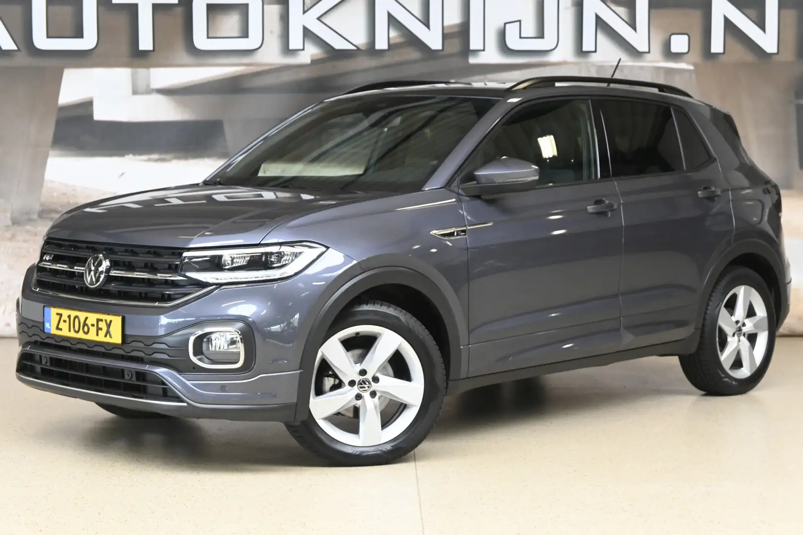 Volkswagen T-Cross 1.0 TSI 110pk R-Line | Camera | Digital cockpit | Grijs - 2
