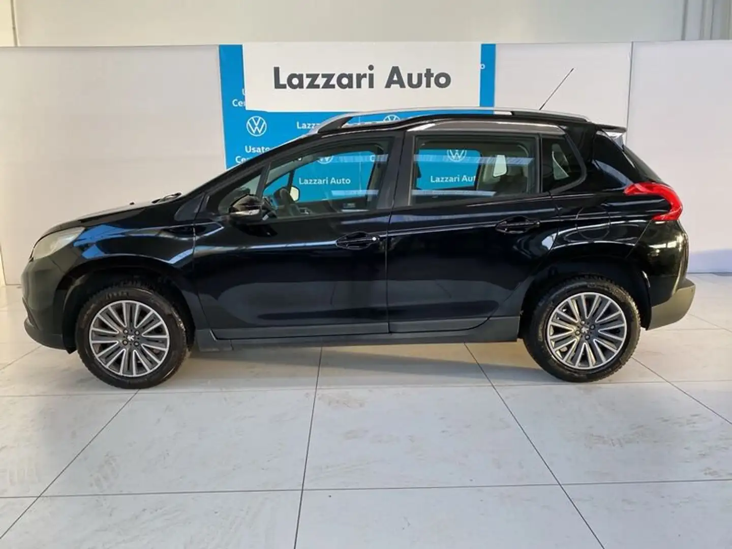 Peugeot 2008 1.2 VTi 82CV Allure Noir - 2
