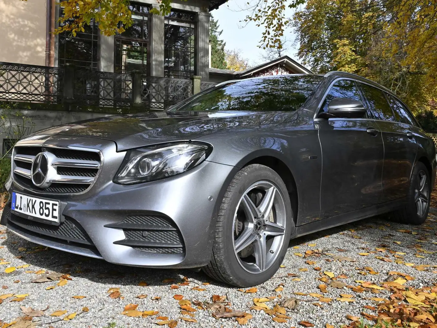 Mercedes-Benz E 300 E-Klasse T-Modell Diesel Plugin Hybrid de AMG Line Gris - 2