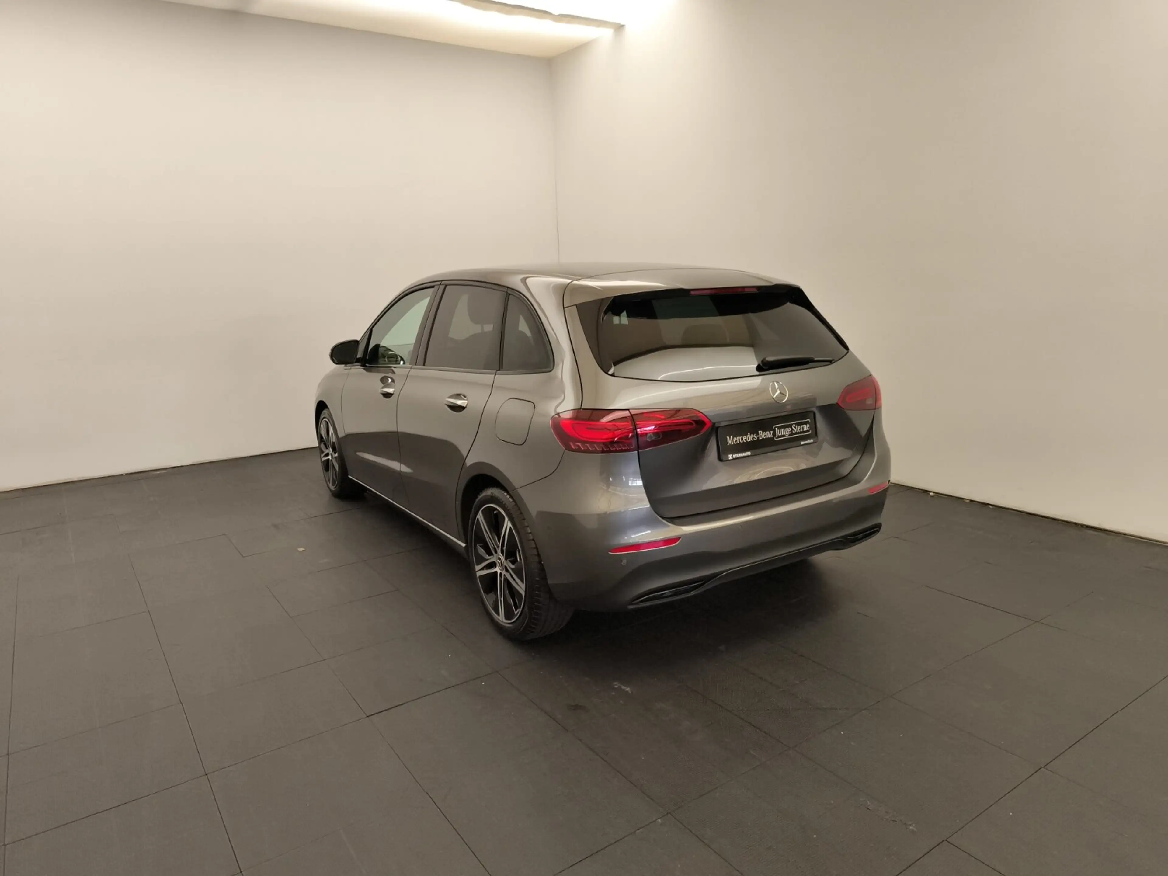 Mercedes-Benz B 220 B 220 d  Progressive Navi/Distronic/Keyless-Go/LED — photo 7