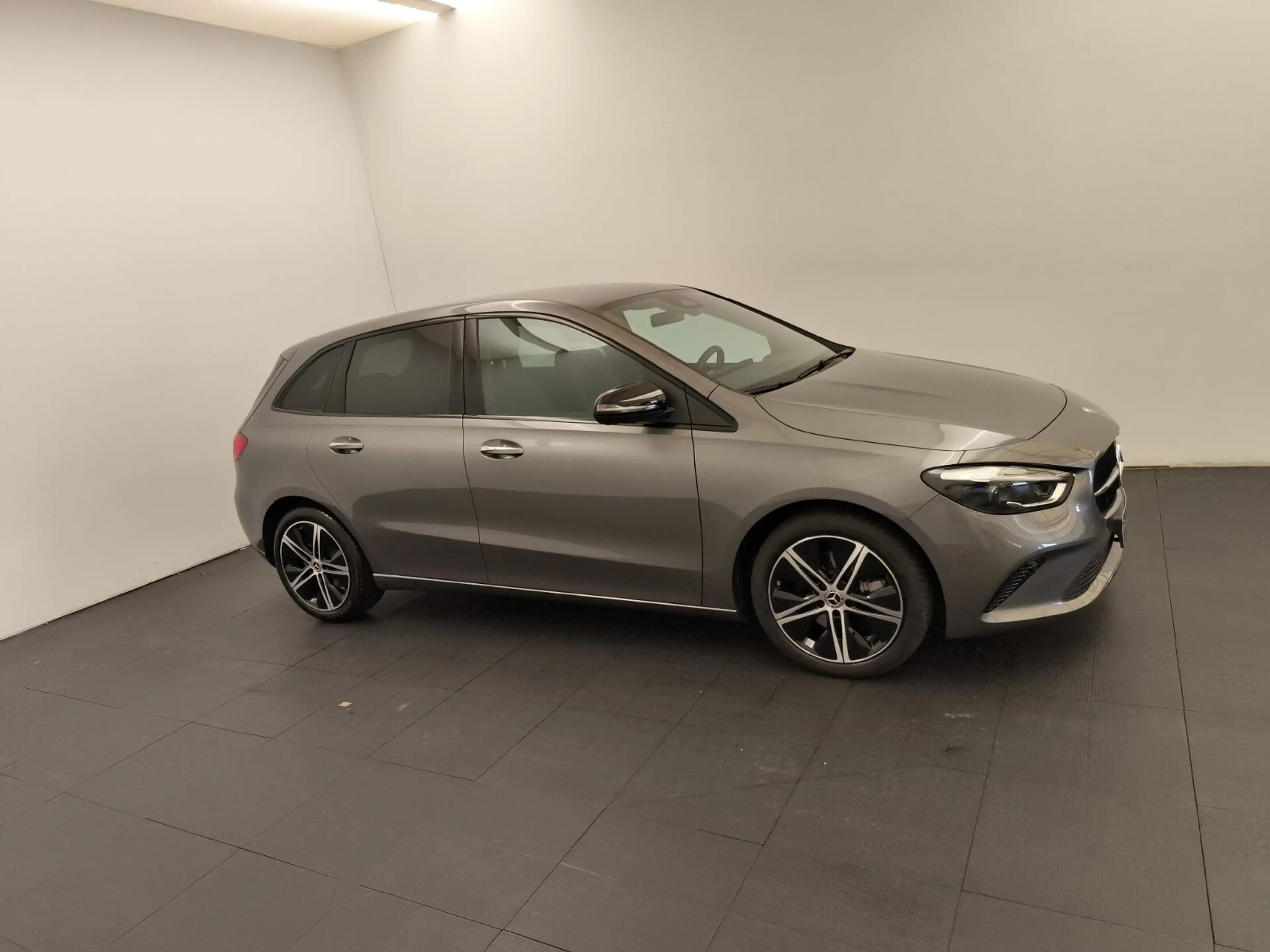 Mercedes-Benz B 220 B 220 d  Progressive Navi/Distronic/Keyless-Go/LED — photo 4