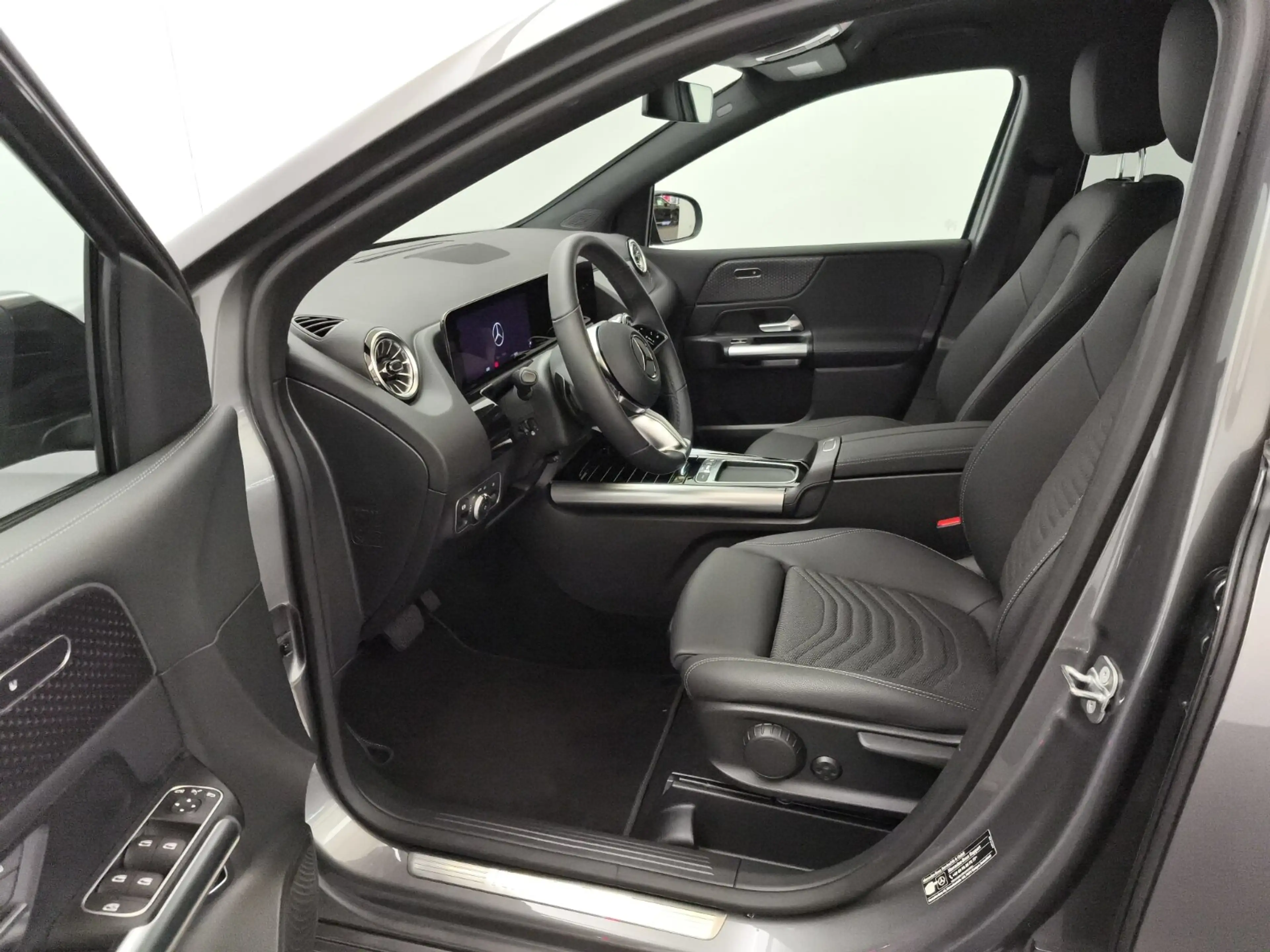 Mercedes-Benz B 220 B 220 d  Progressive Navi/Distronic/Keyless-Go/LED — photo 11