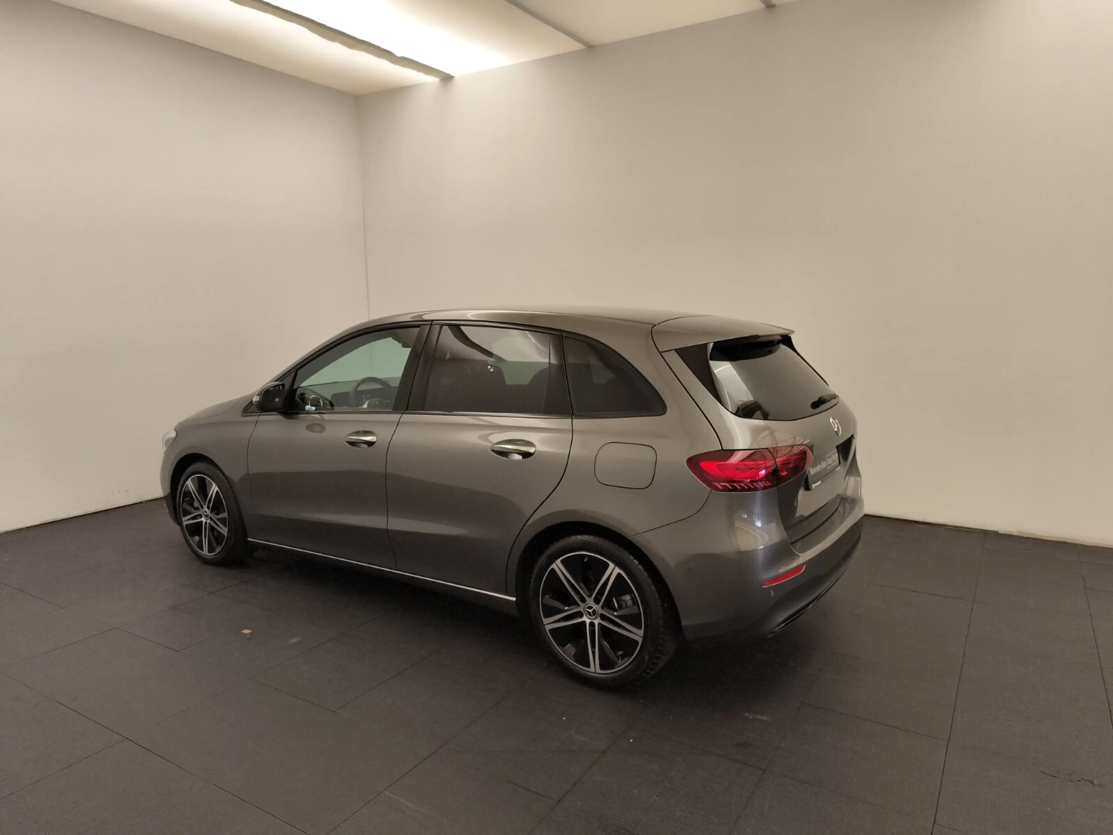 Mercedes-Benz B 220 B 220 d  Progressive Navi/Distronic/Keyless-Go/LED — photo 8