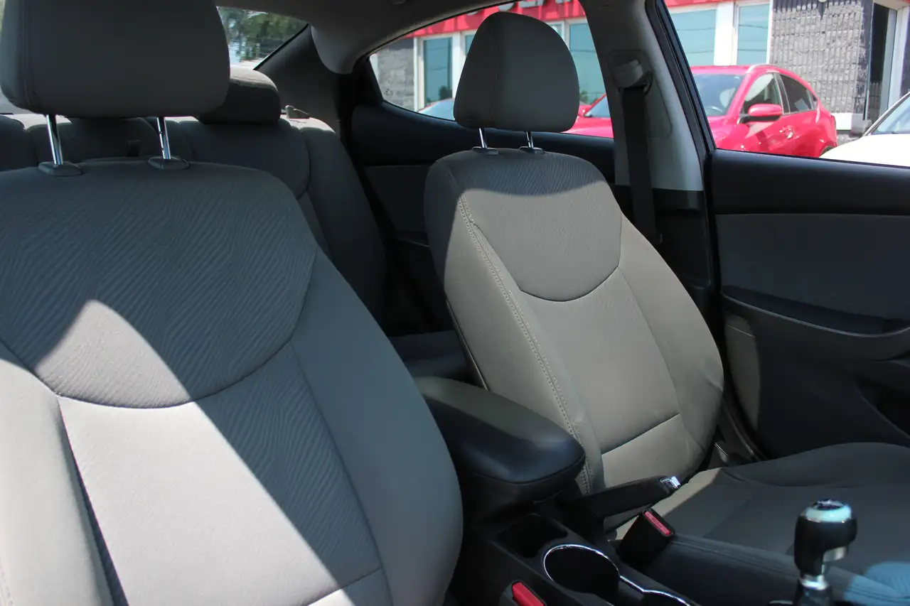 Hyundai ELANTRA fotografie Hyundai ELANTRA