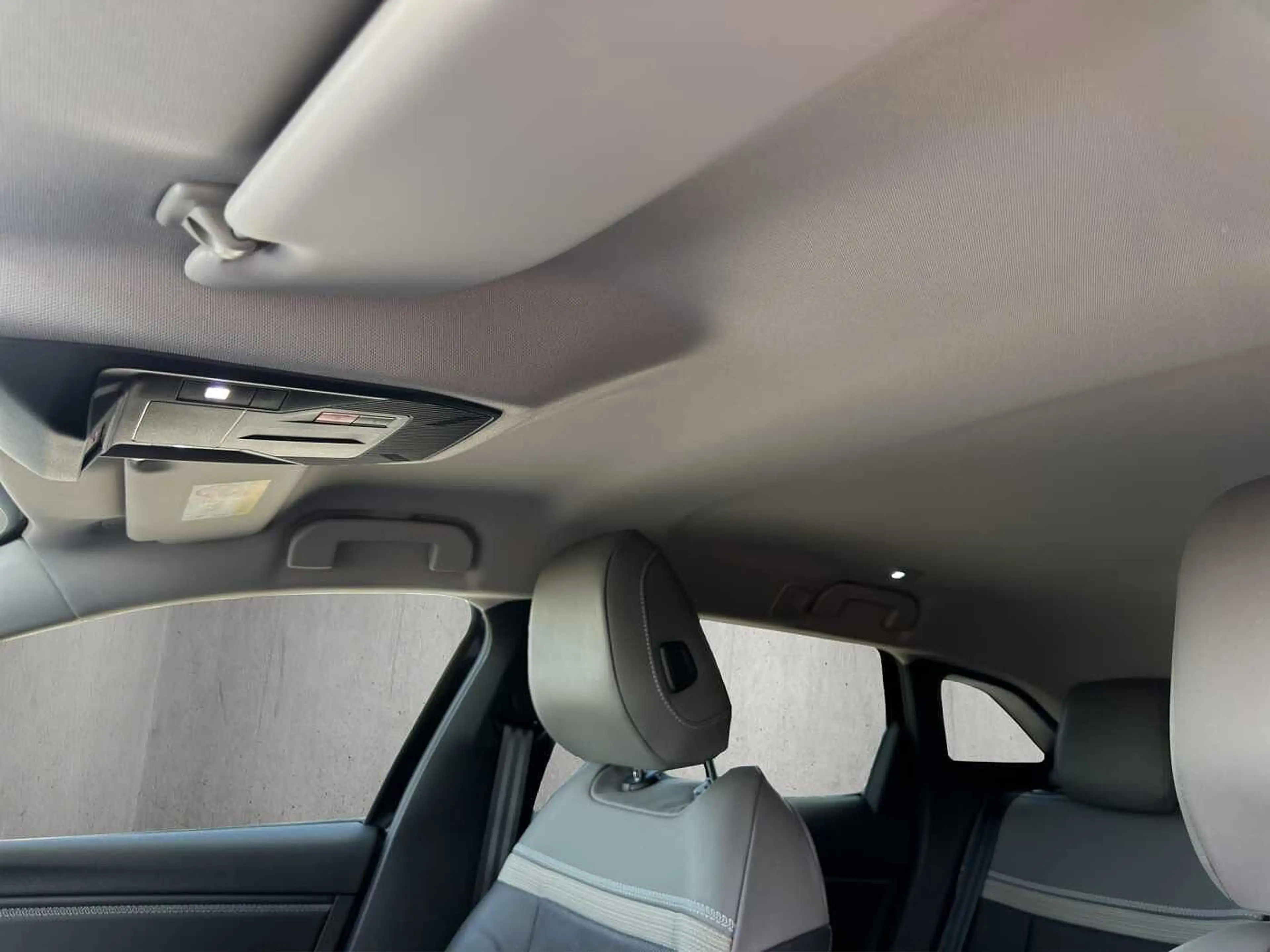 Citroen C5 X 145 Hybrid Plus //Winterpaket/LED /Kamera — photo 11