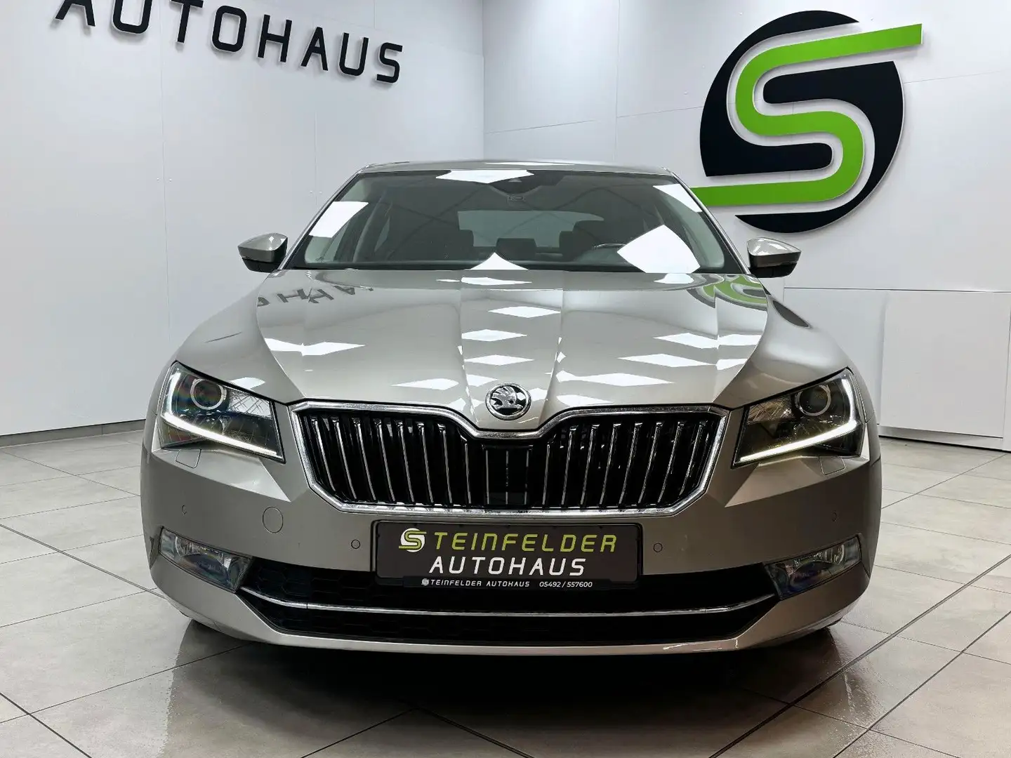 Skoda Superb 2.0 TSI Style / BI-XENON / LEDER /MEMORY Beige - 2
