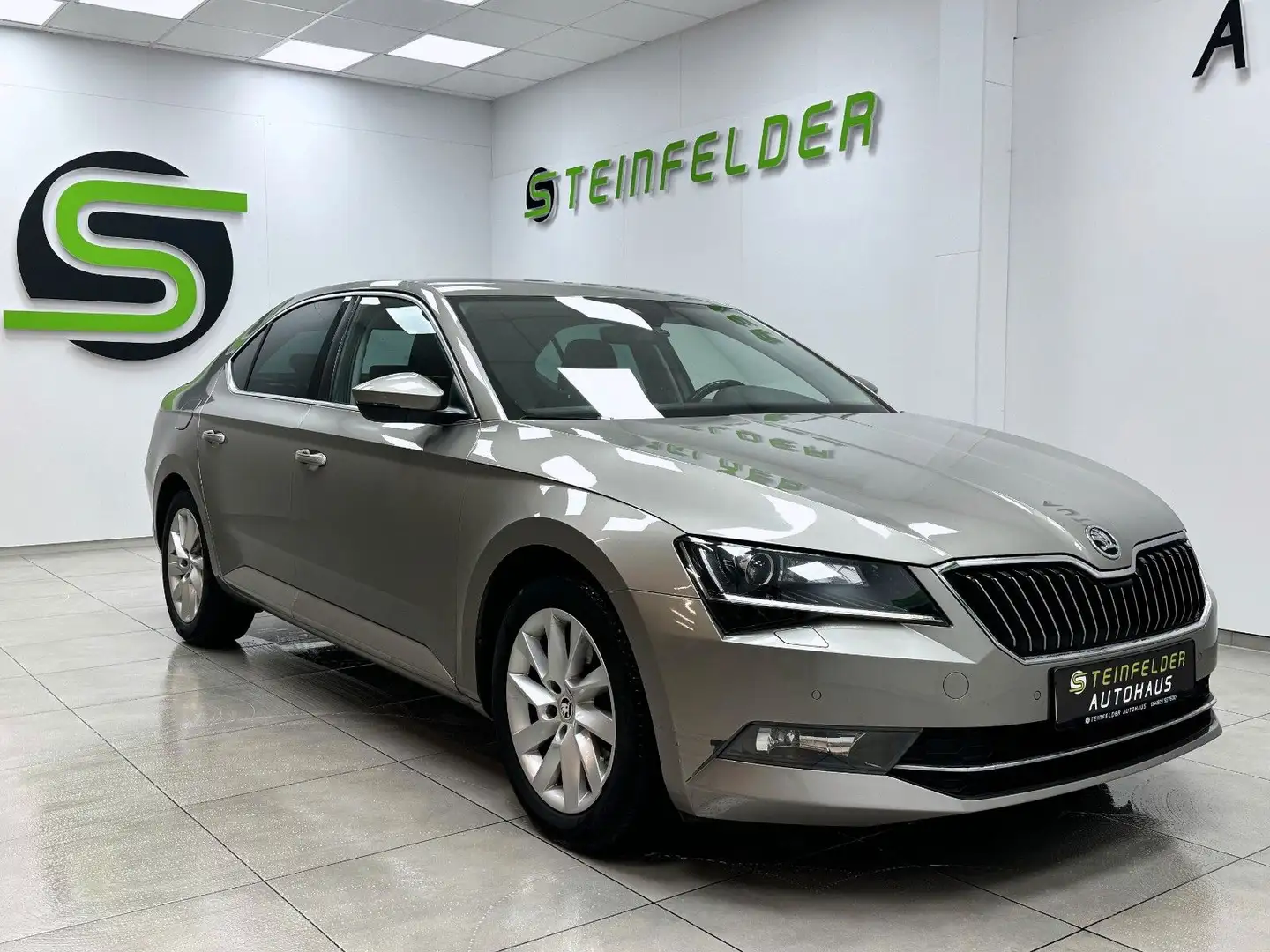 Skoda Superb 2.0 TSI Style / BI-XENON / LEDER /MEMORY Beige - 1