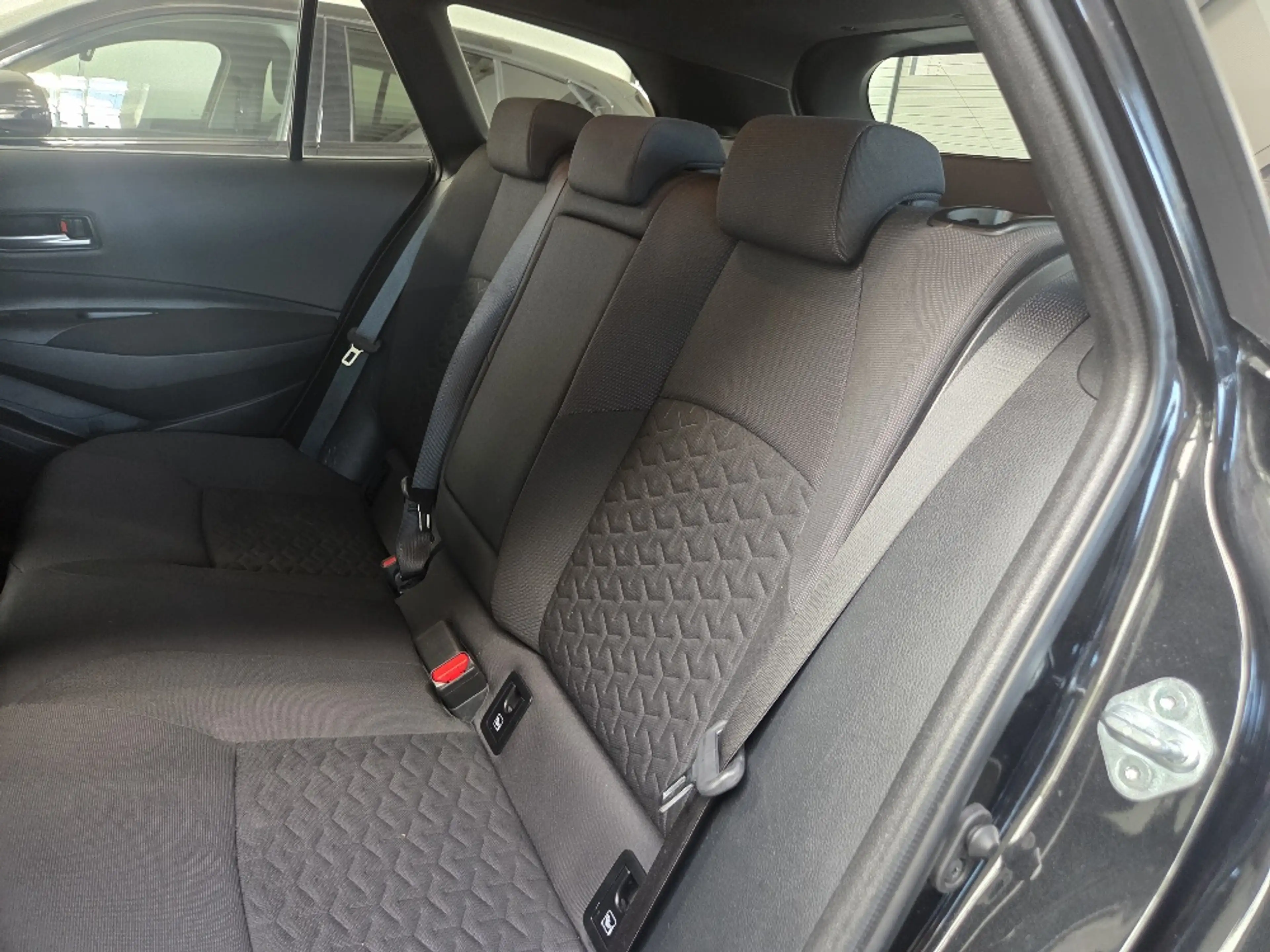Toyota Corolla Toyota Corolla 1.8 Dynamic e-CVT — photo 9
