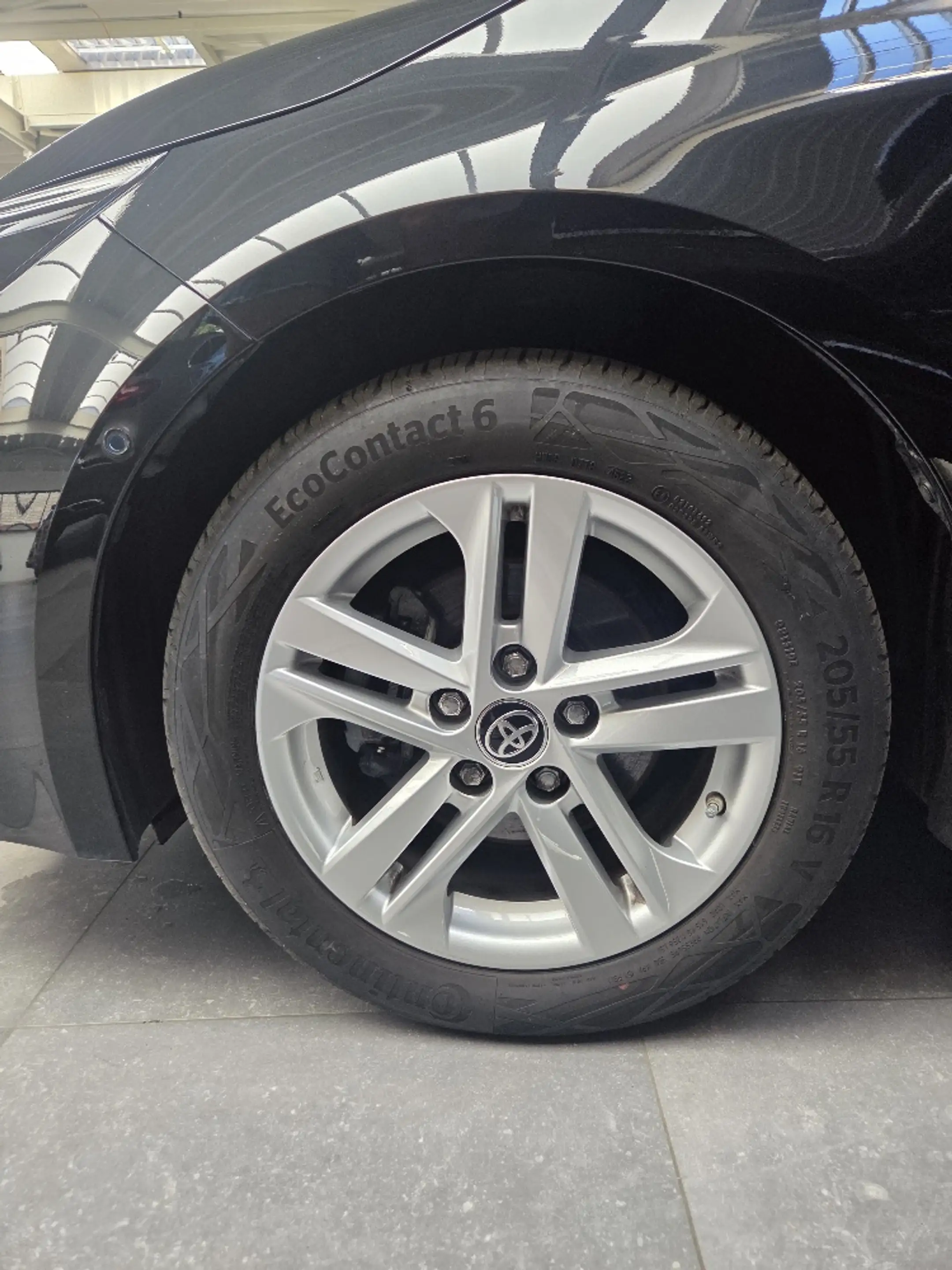Toyota Corolla Toyota Corolla 1.8 Dynamic e-CVT — photo 5