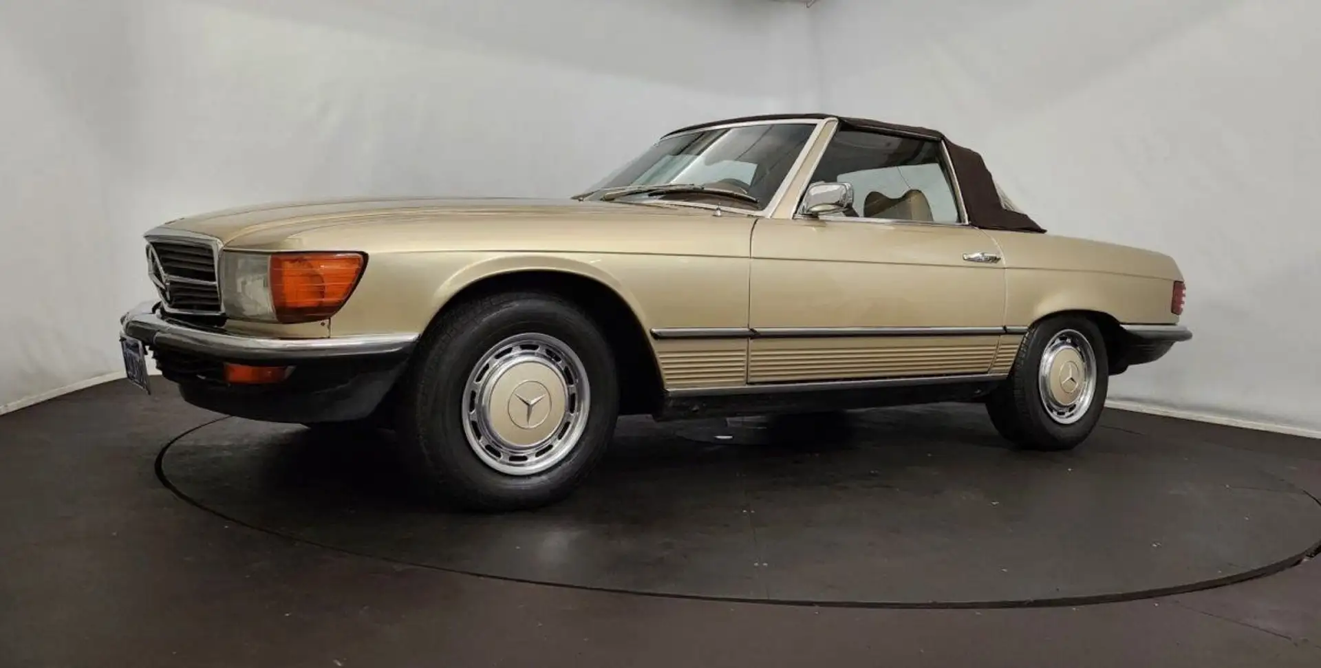 Mercedes-Benz 450 SL - 2