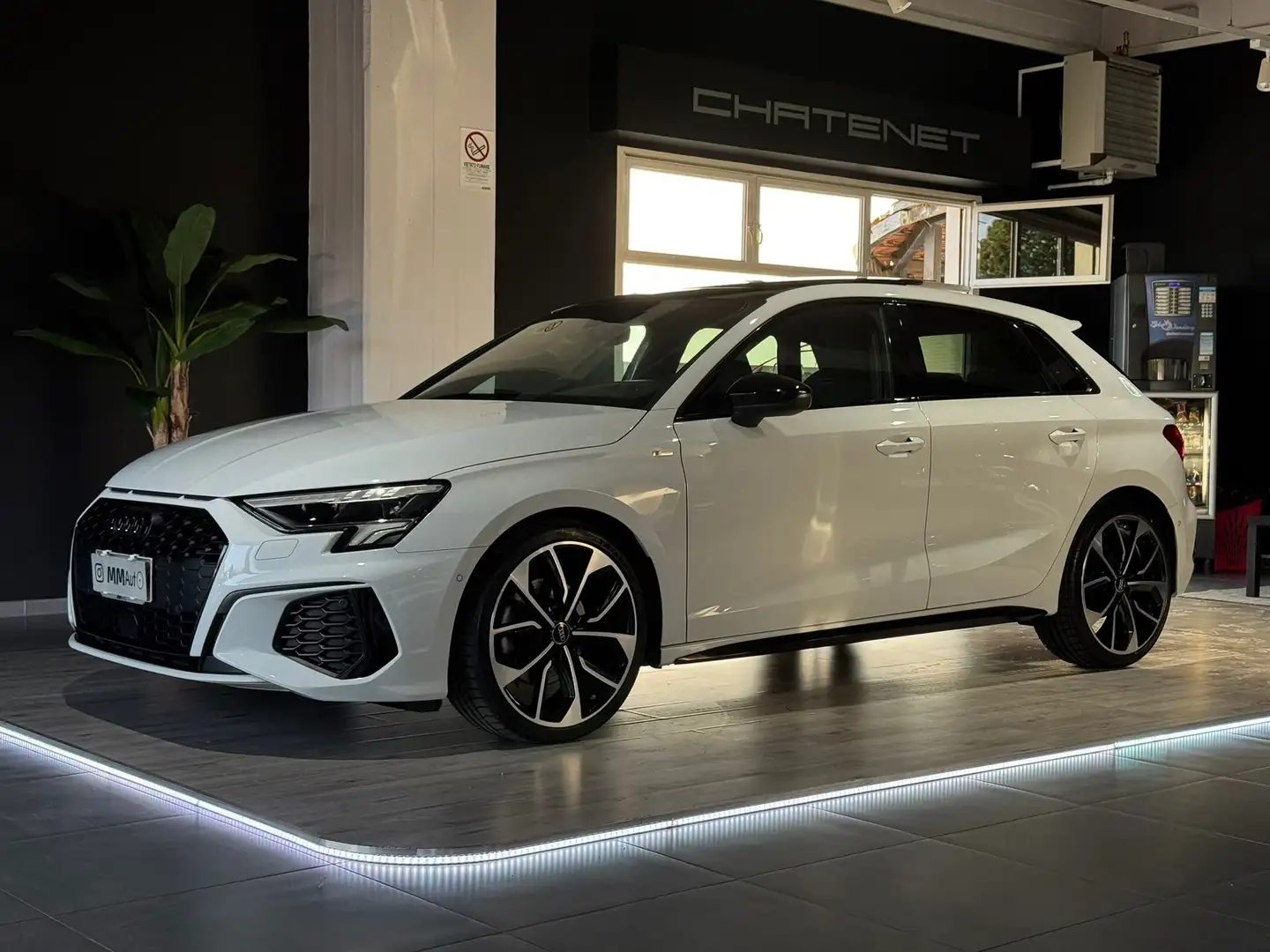 Audi A3 Sportback 35TDI *3X S-Line* Bianco - 1