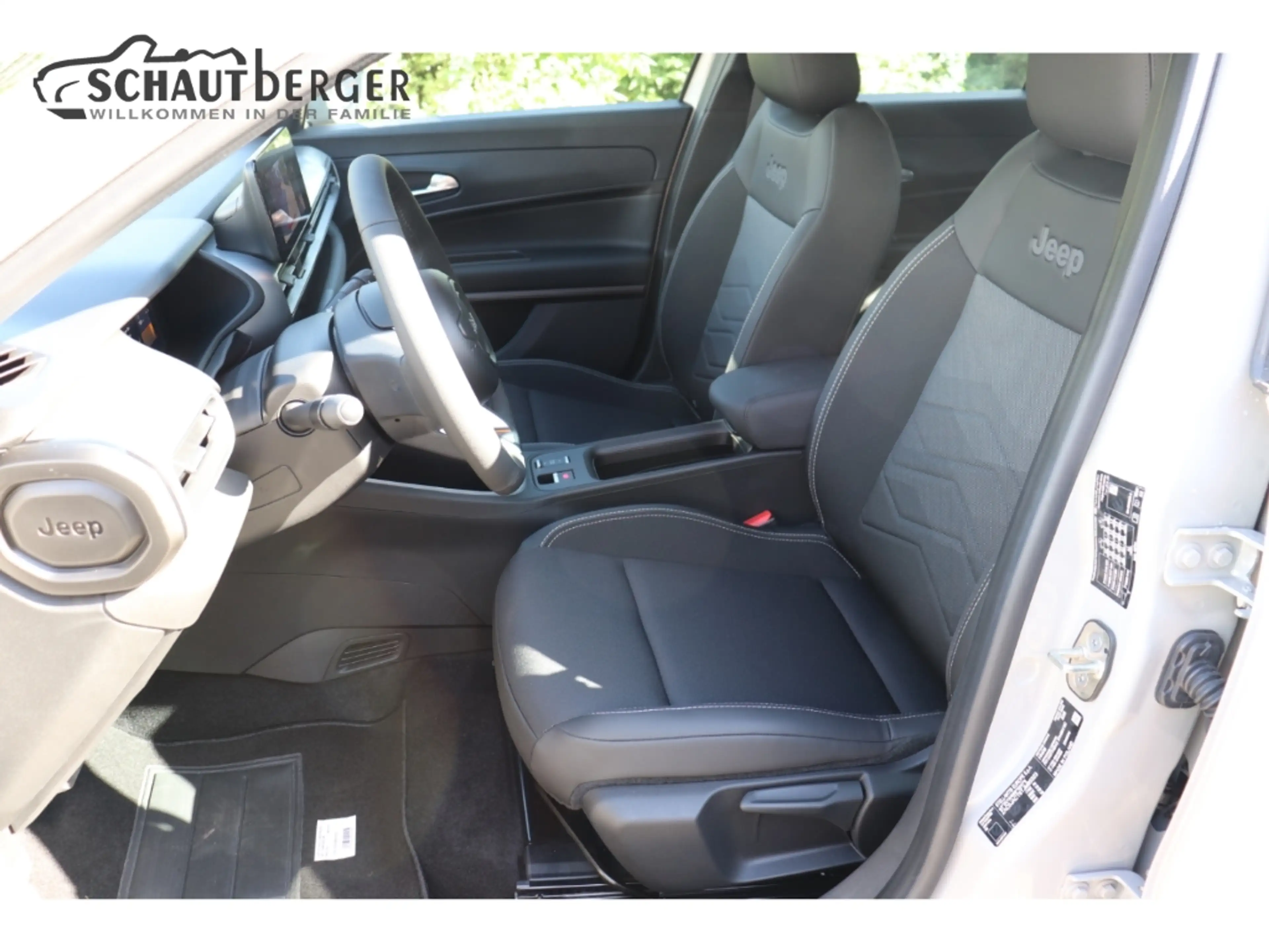 Jeep Avenger Altitude Mild-Hybrid inkl. R-Kamera, Navi LMF, PDC — photo 12