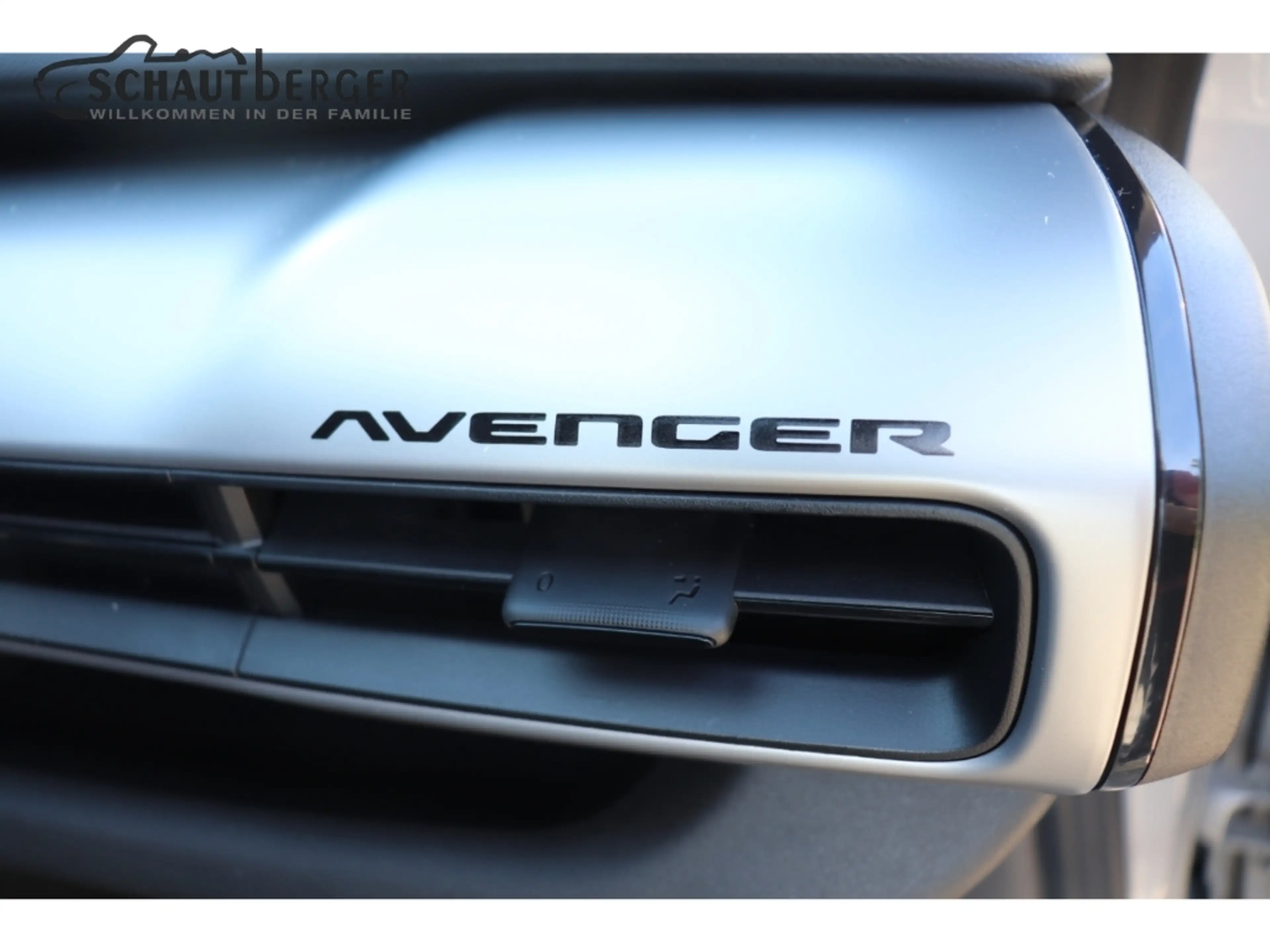 Jeep Avenger Altitude Mild-Hybrid inkl. R-Kamera, Navi LMF, PDC — photo 14