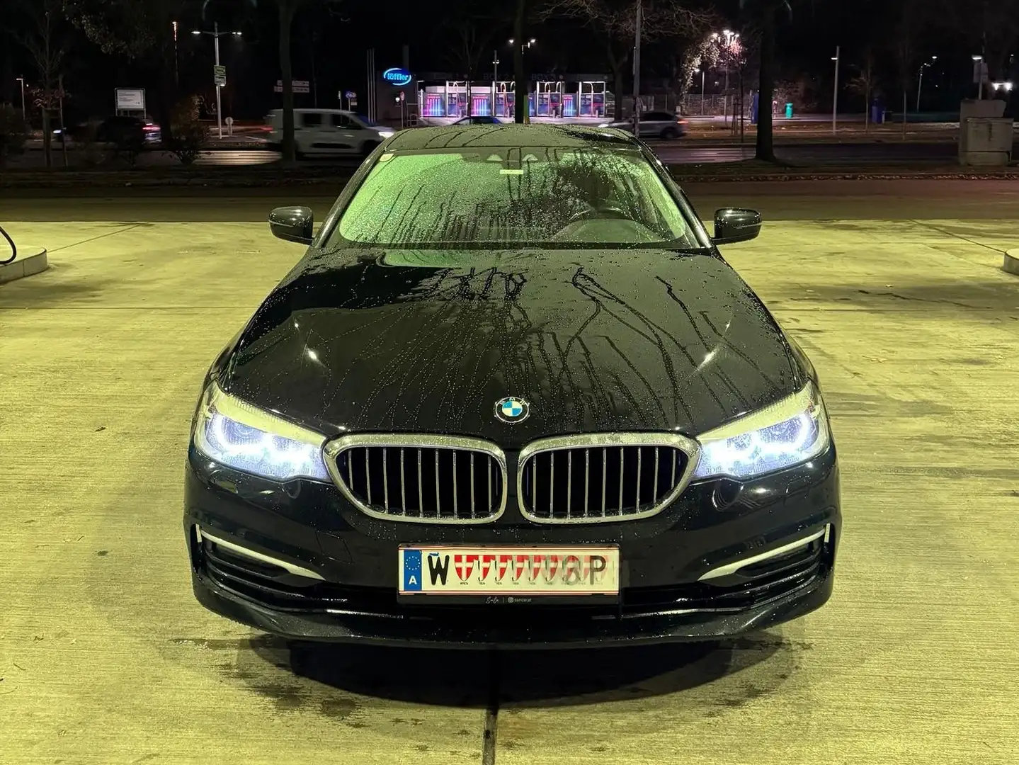 BMW Active Hybrid 5 530e iPerformance Lim. G30 Schwarz - 2