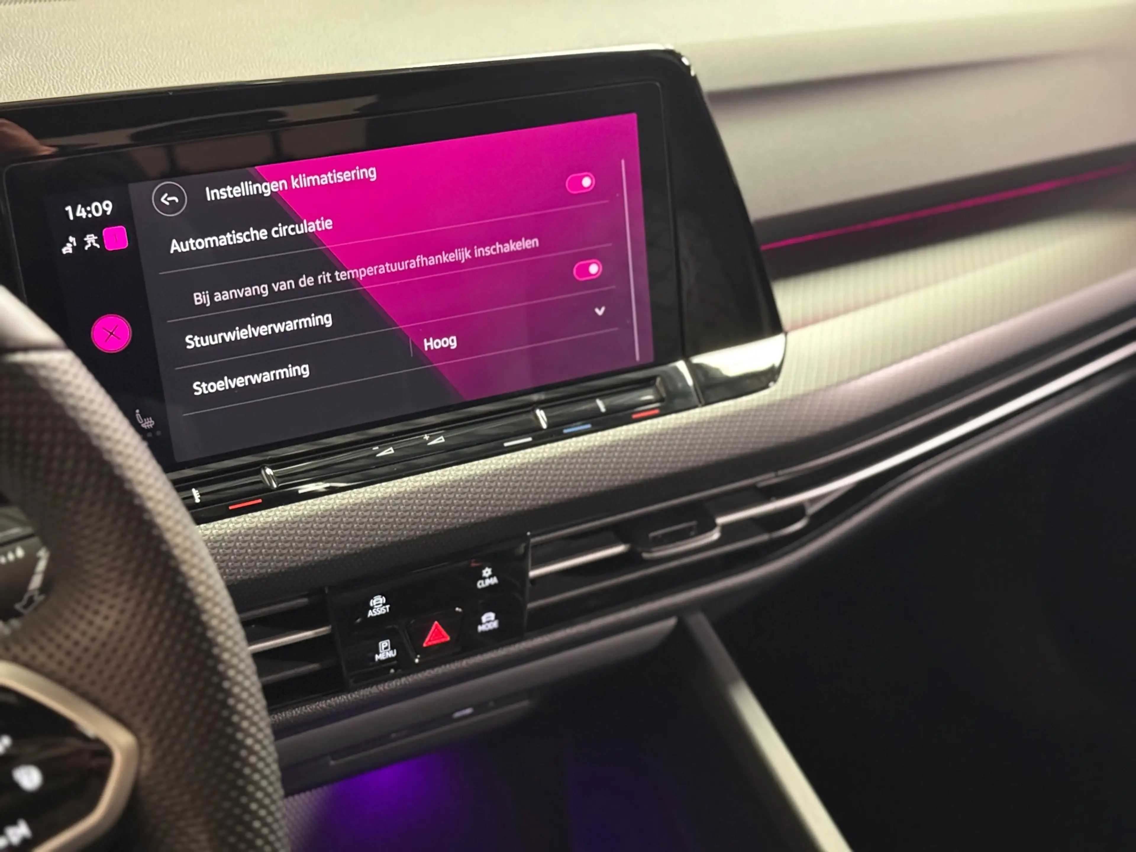 Volkswagen Golf 1.5 eTSI R-Line Edition | Pano | Keyless | Carplay — photo 26