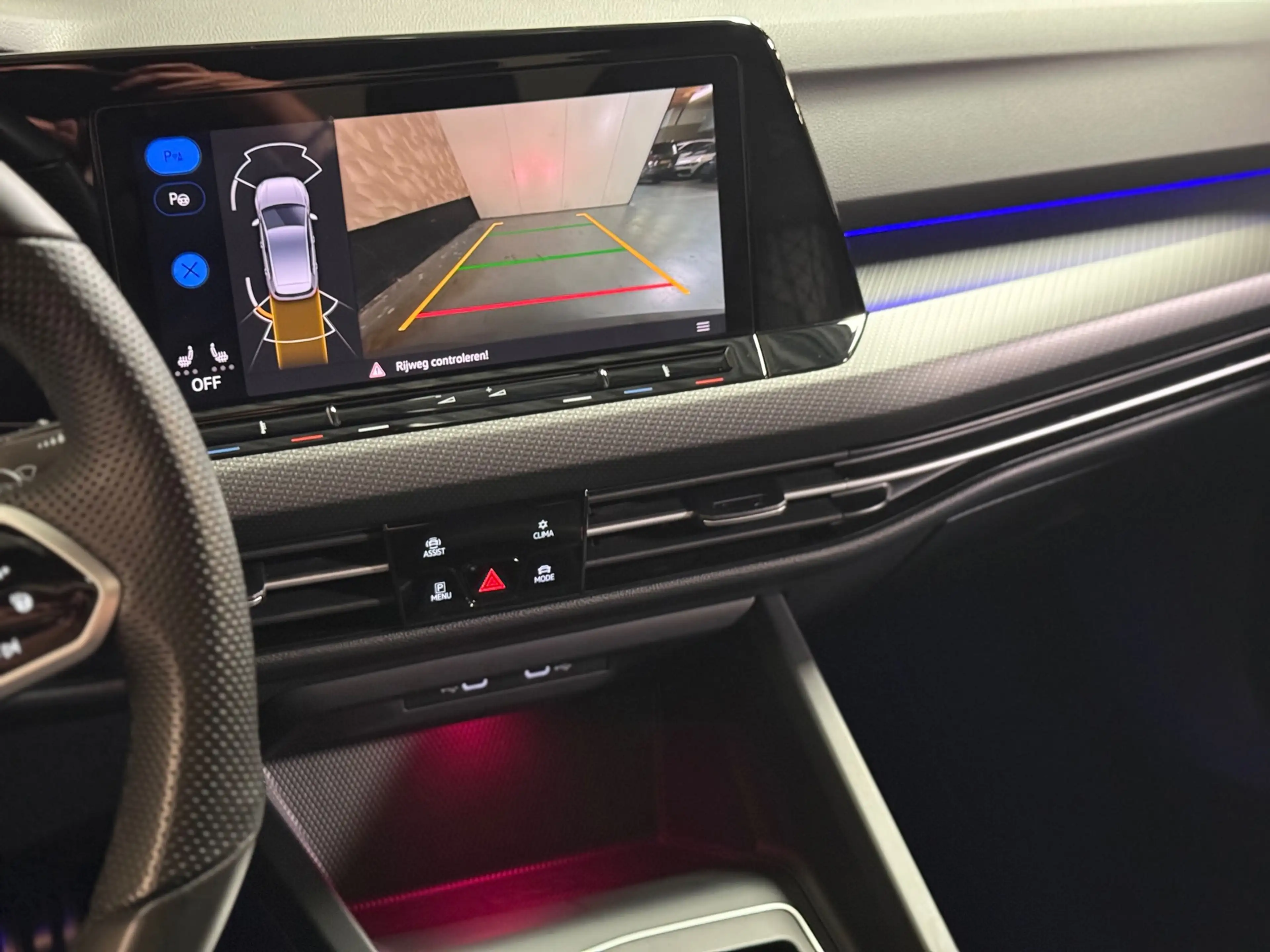 Volkswagen Golf 1.5 eTSI R-Line Edition | Pano | Keyless | Carplay — photo 19