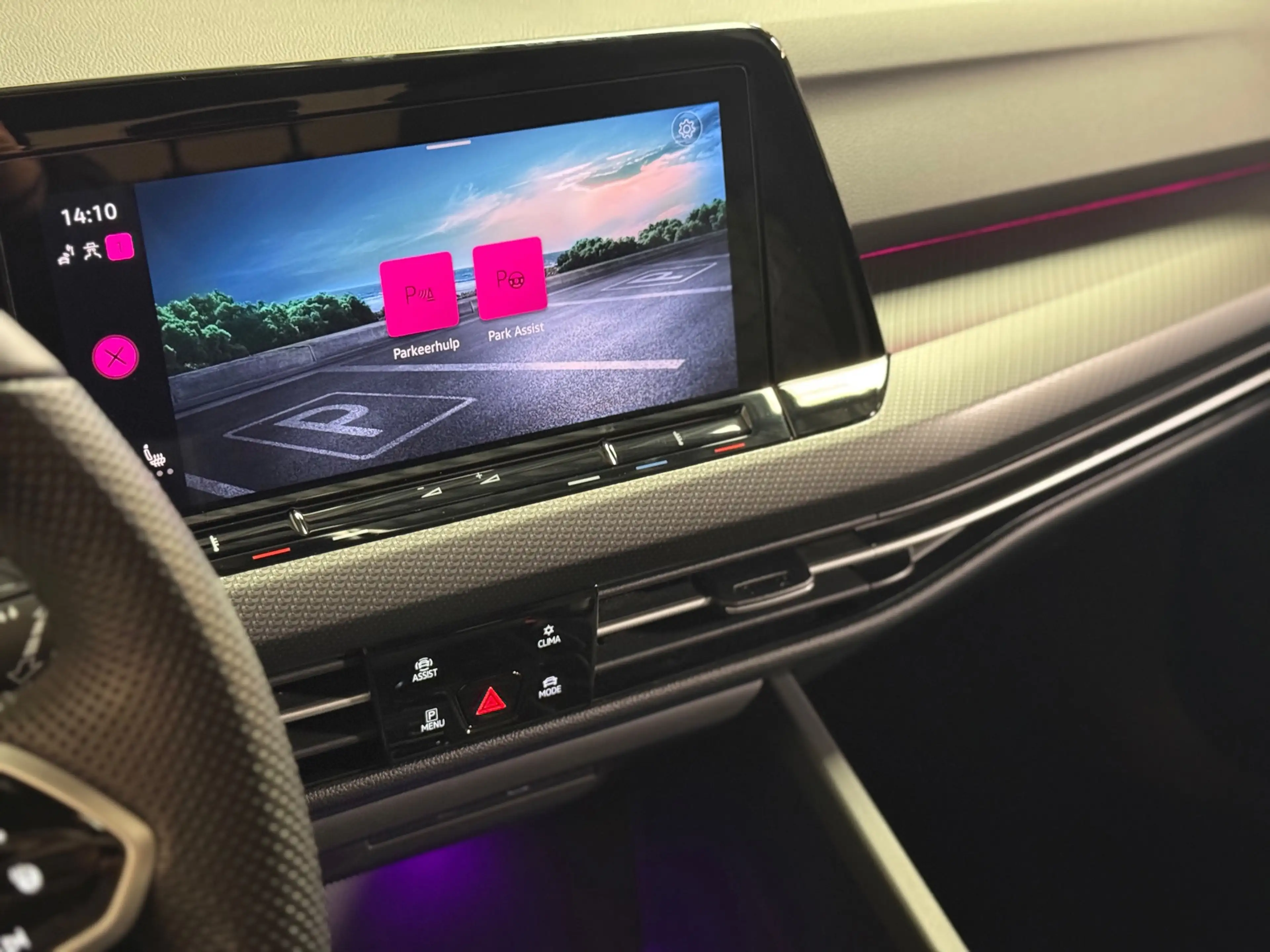 Volkswagen Golf 1.5 eTSI R-Line Edition | Pano | Keyless | Carplay — photo 28