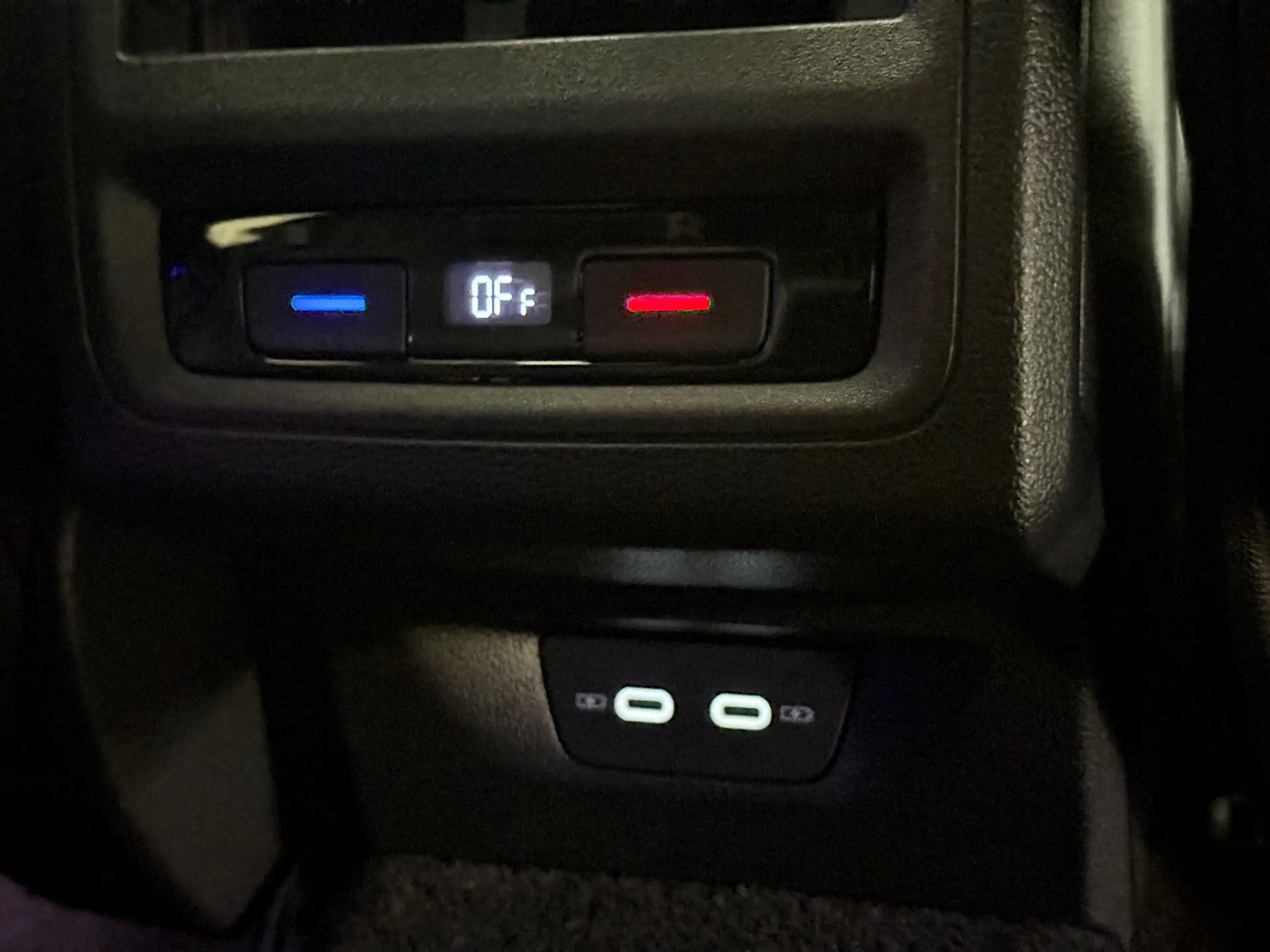 Volkswagen Golf 1.5 eTSI R-Line Edition | Pano | Keyless | Carplay — photo 14