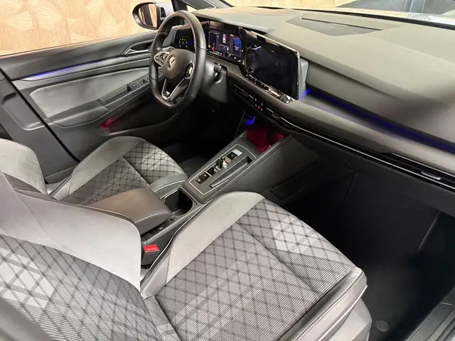 Volkswagen Golf view 11