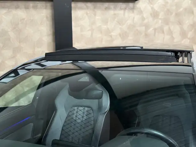 Volkswagen Golf view 4