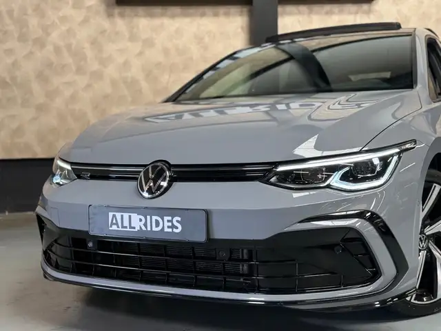 Volkswagen Golf view 3