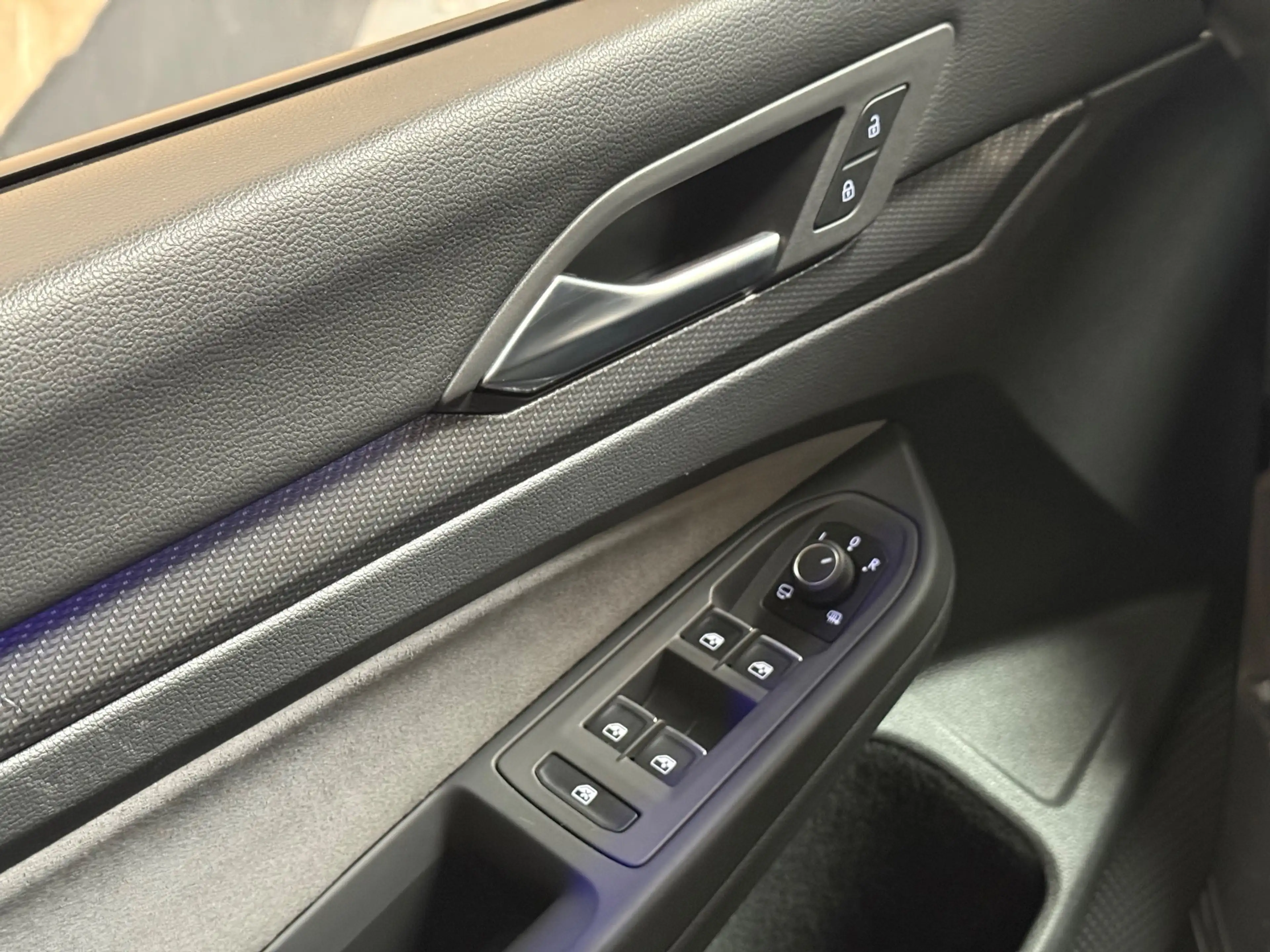 Volkswagen Golf 1.5 eTSI R-Line Edition | Pano | Keyless | Carplay — photo 16
