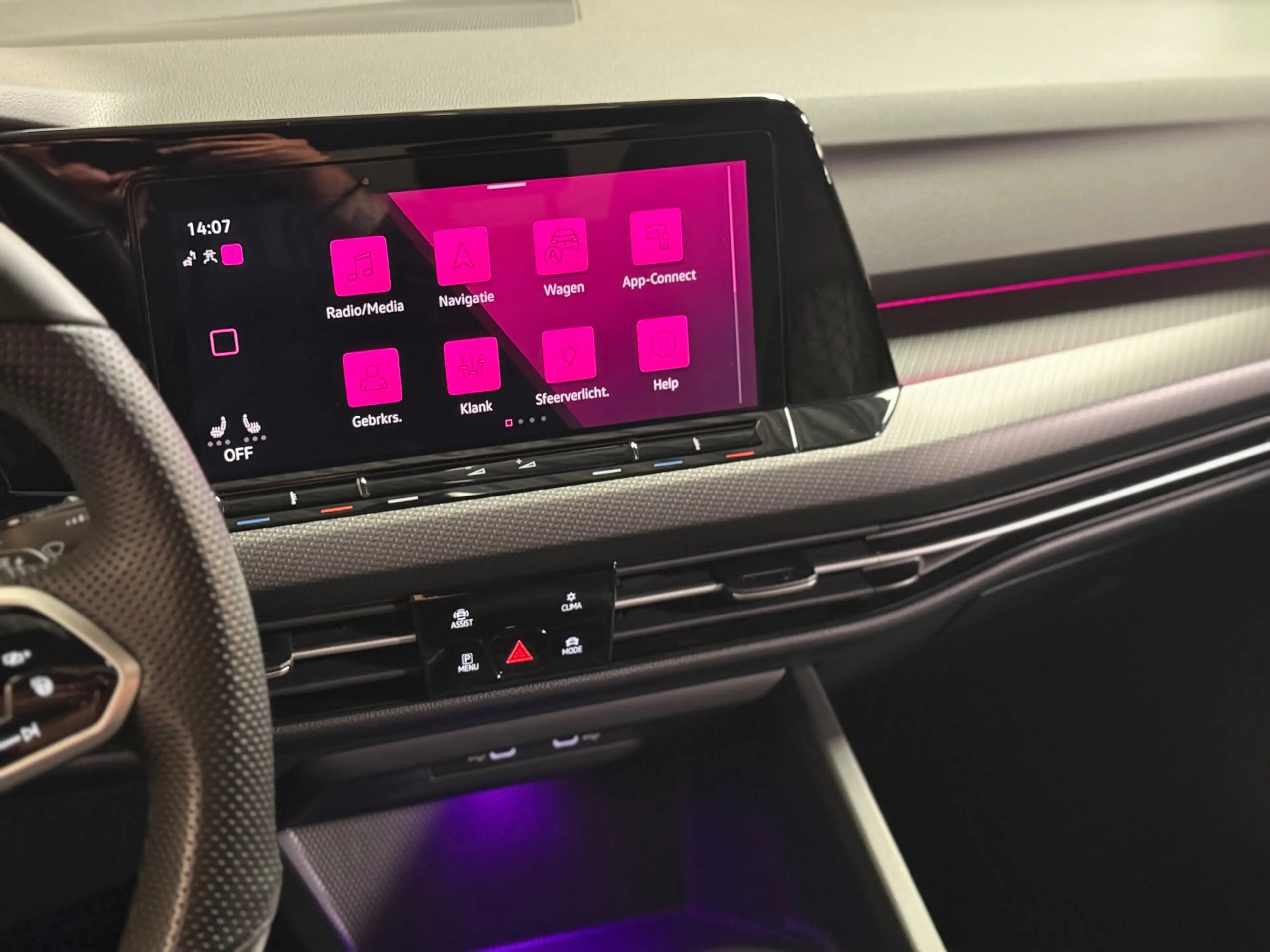 Volkswagen Golf 1.5 eTSI R-Line Edition | Pano | Keyless | Carplay — photo 21