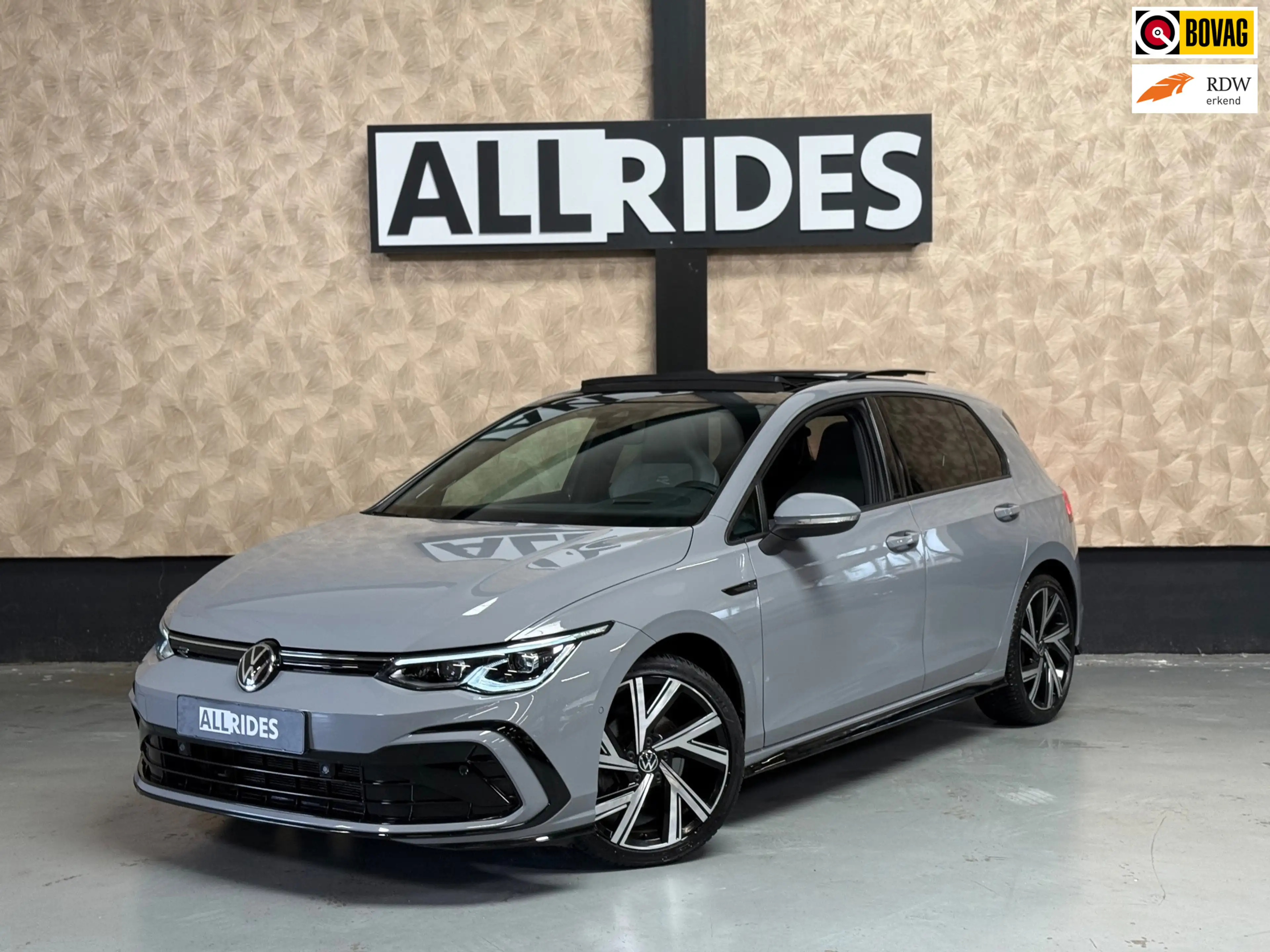 Volkswagen Golf 1.5 eTSI R-Line Edition | Pano | Keyless | Carplay