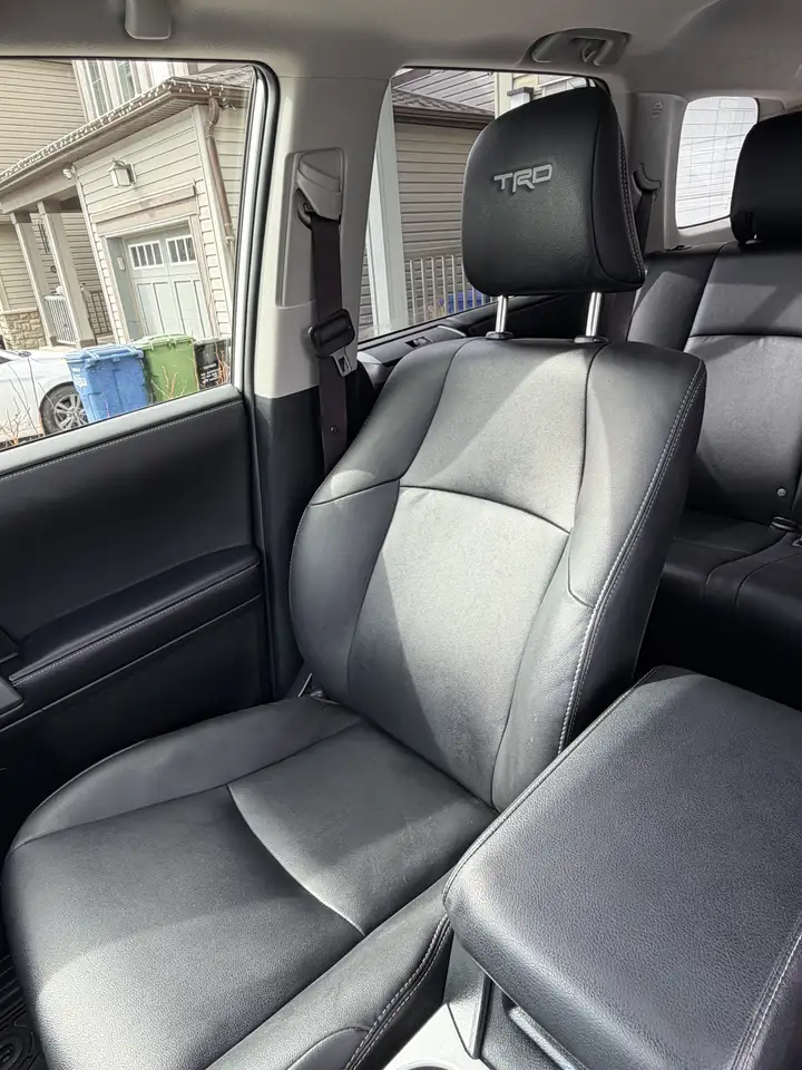 Toyota 4-Runner снимка Toyota 4-Runner