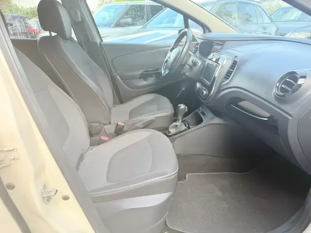 Renault Captur view 9