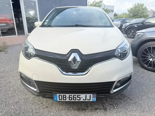 Renault Captur view 2