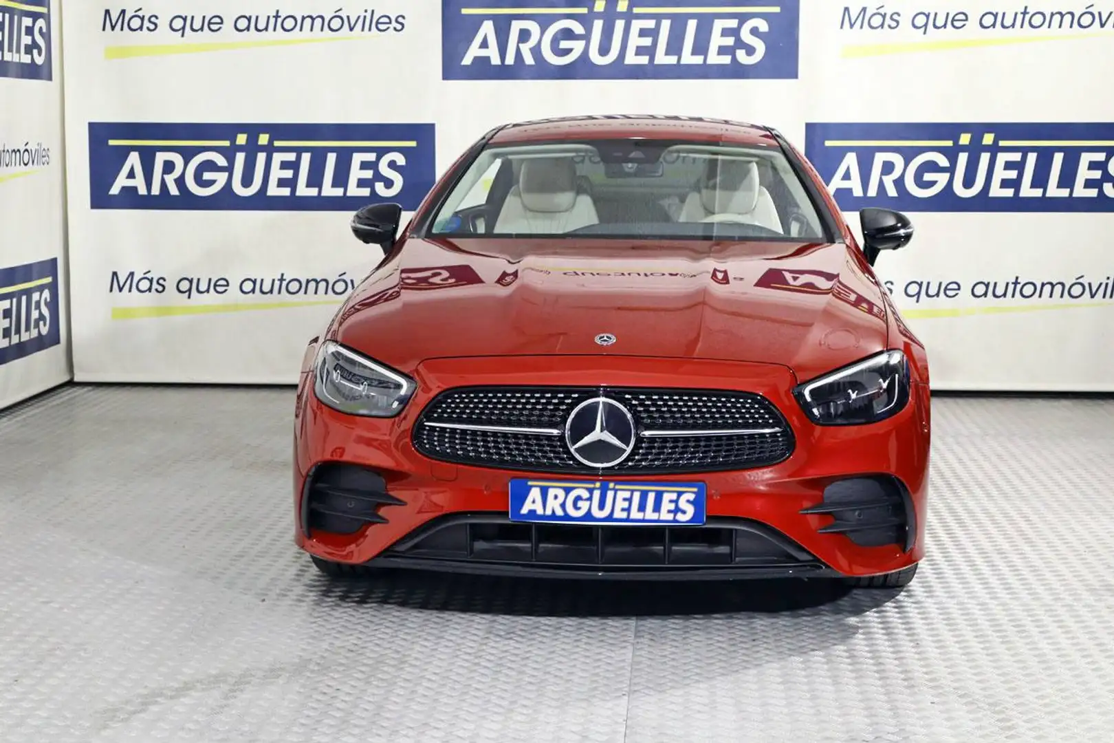 Mercedes-Benz E 350 Coupe 299cv AMG Rojo - 2