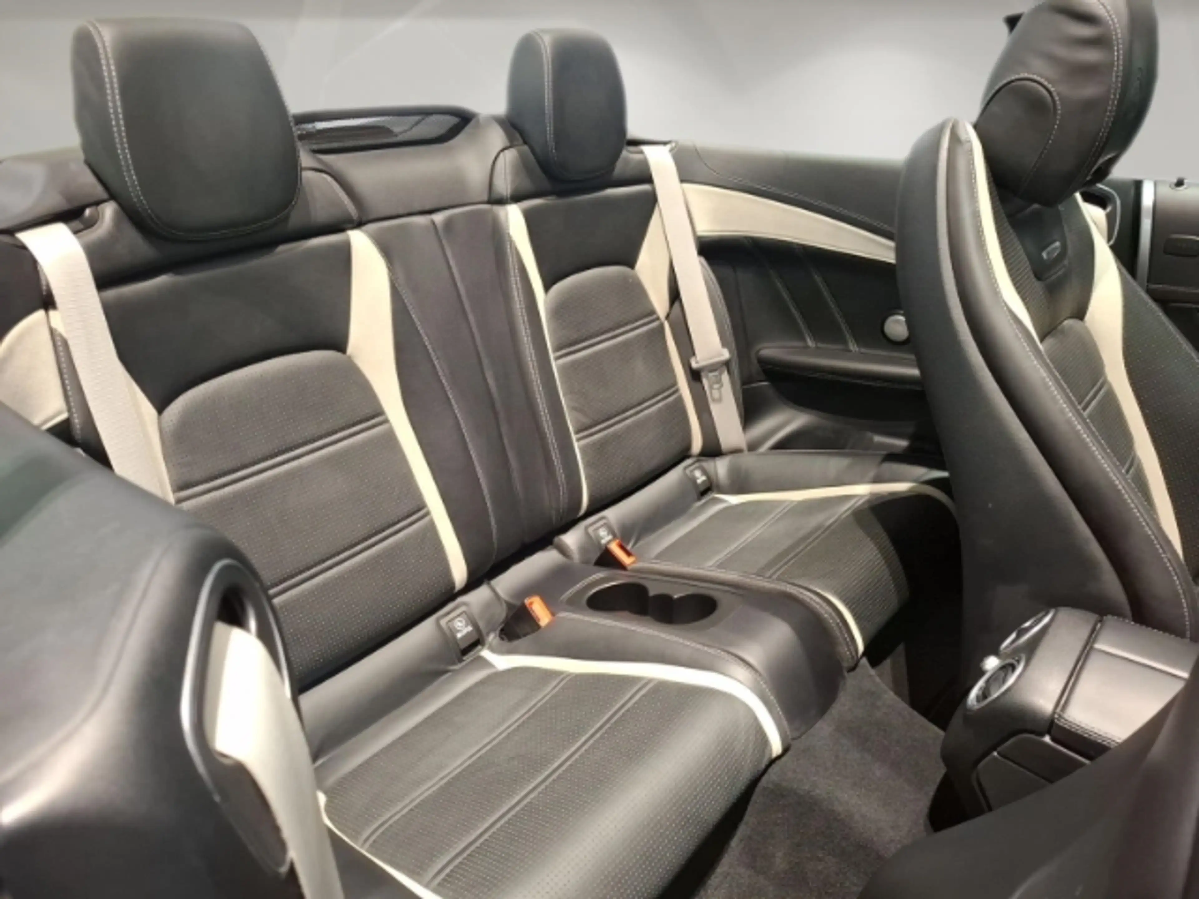 Mercedes-Benz C 63 AMG S Cabrio *BURMESTER*NAVI*360 Kamera — photo 13