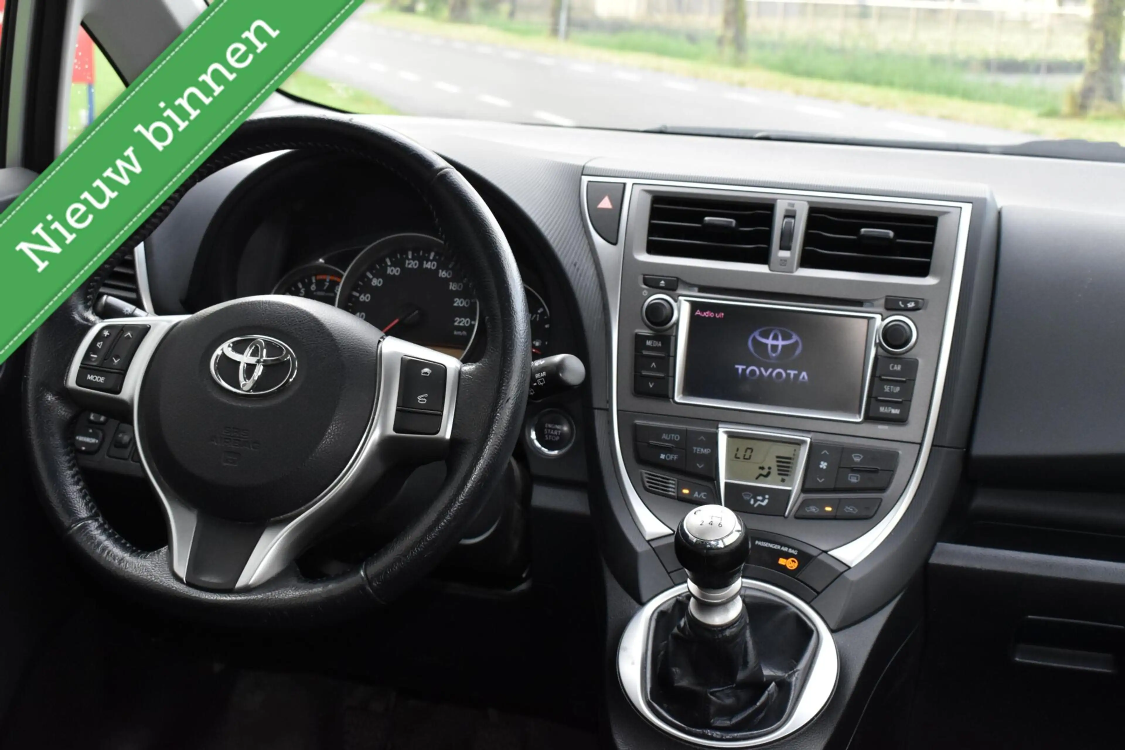 Toyota Verso-S 1.3 VVT-i NAVIGATIE/CAMERA/PDC/CLIMA/ETC.! — photo 20