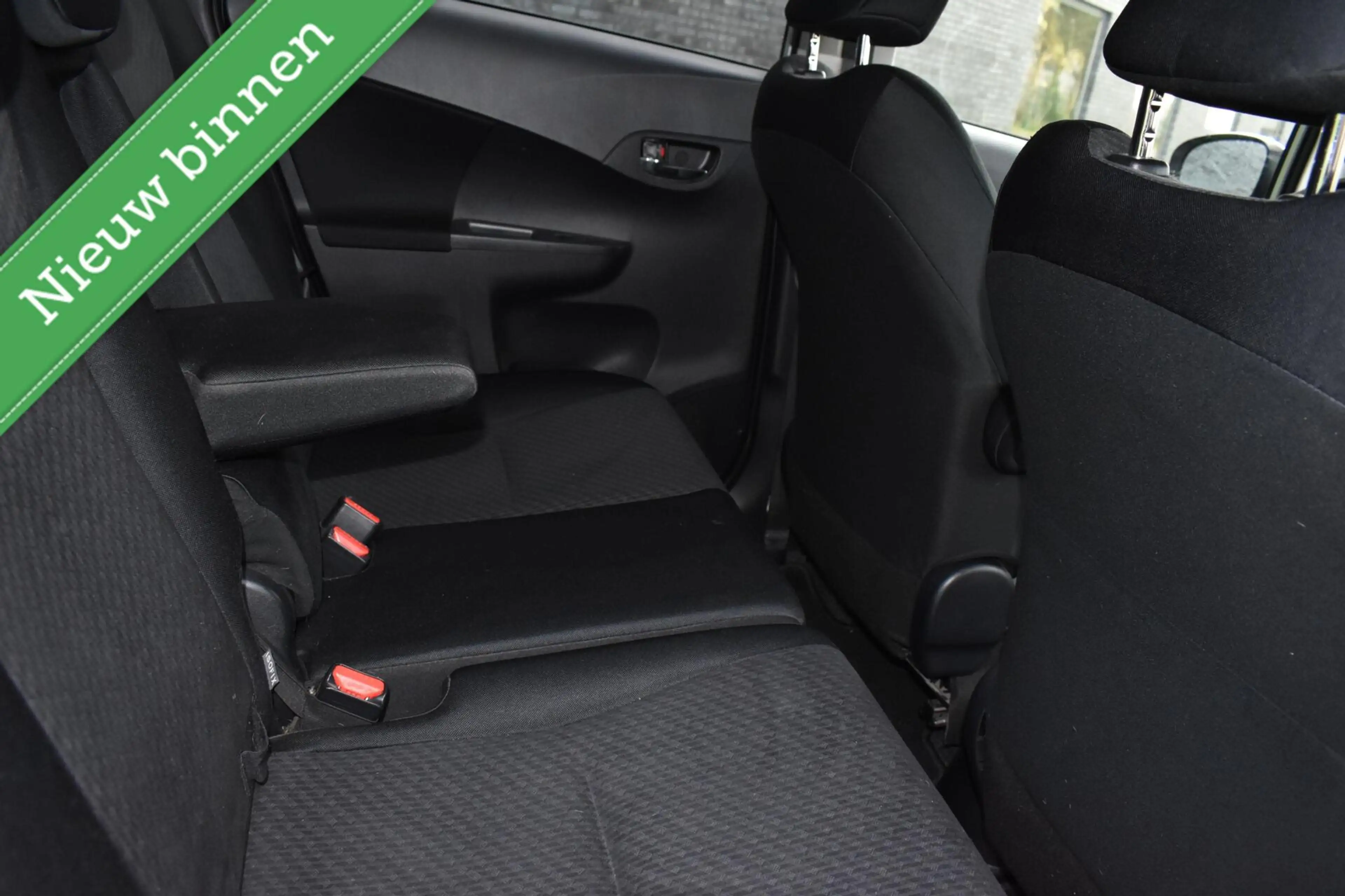 Toyota Verso-S 1.3 VVT-i NAVIGATIE/CAMERA/PDC/CLIMA/ETC.! — photo 15